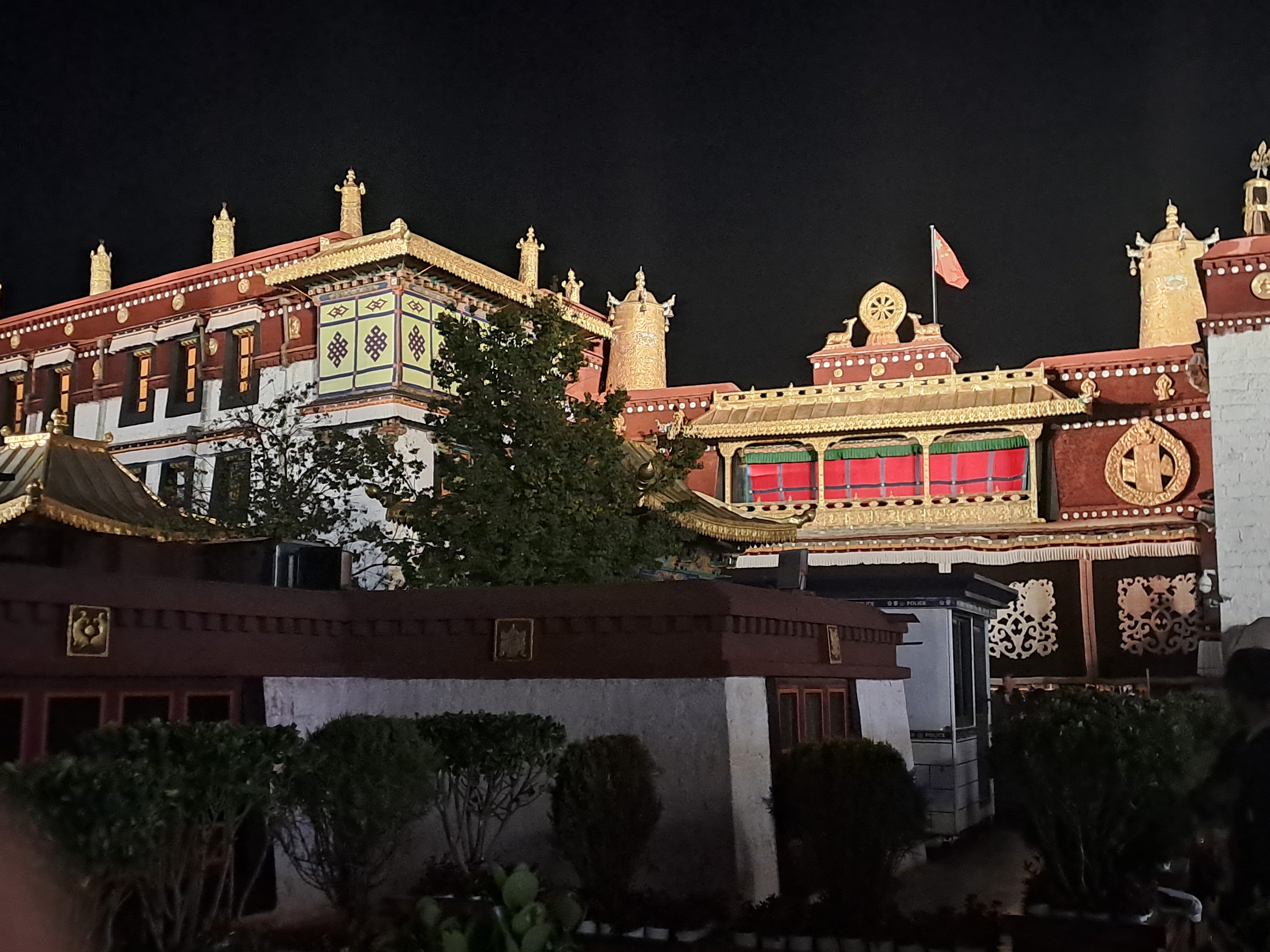 Гедонизм в Тибете: шоппинг и эстетическое наслаждение (5/15)