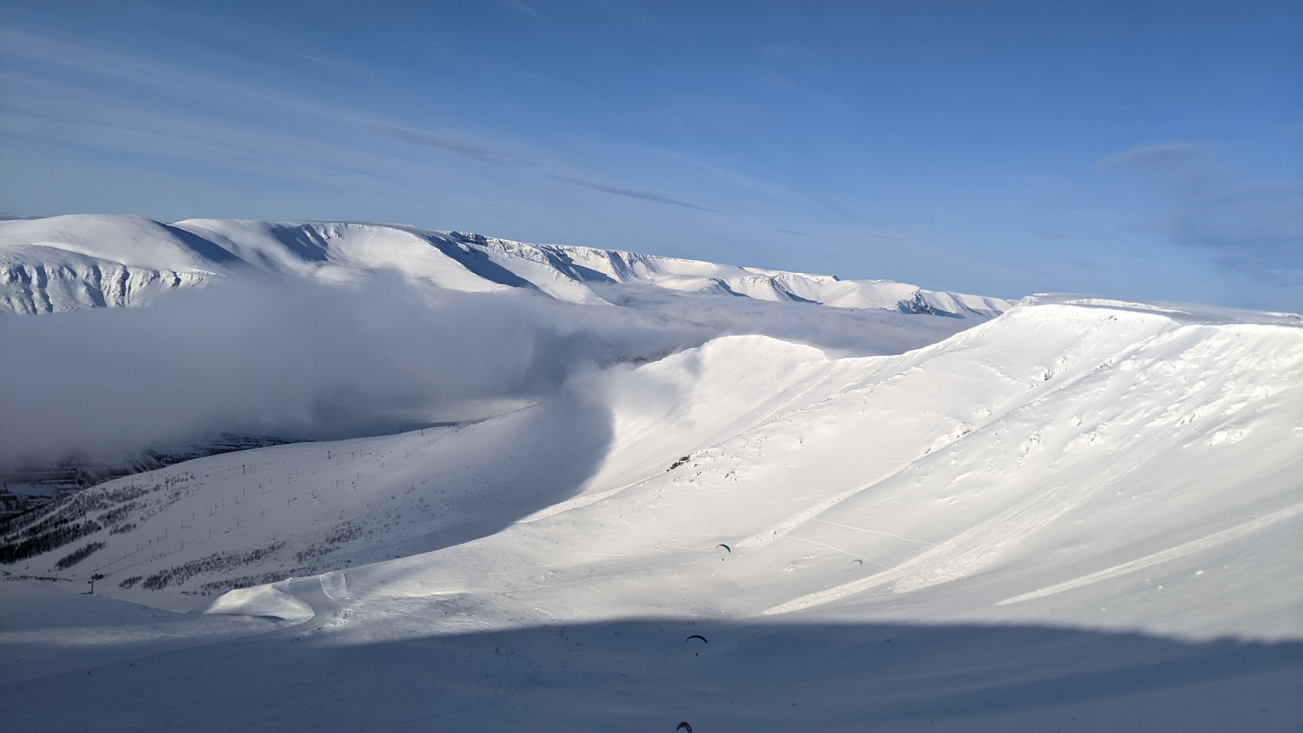 По горнолыжным трассам За Полярным кругом (20/42)