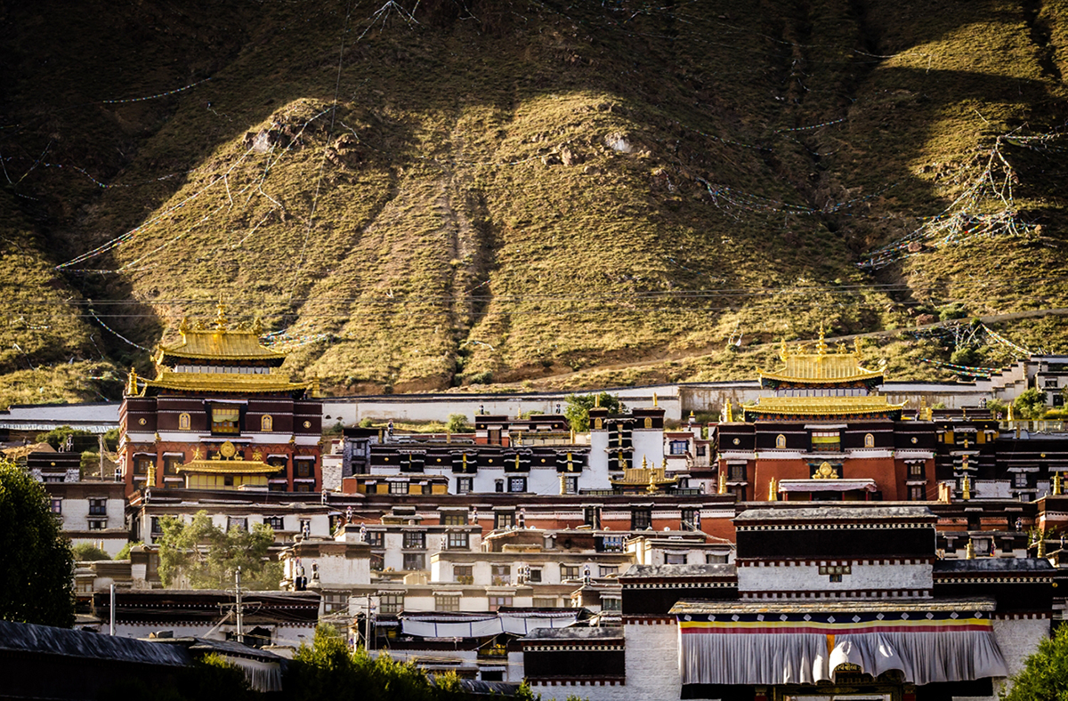 Кора Просветления: Тибет в Год Лошади, где каждый шаг равен тринадцати (15/32)