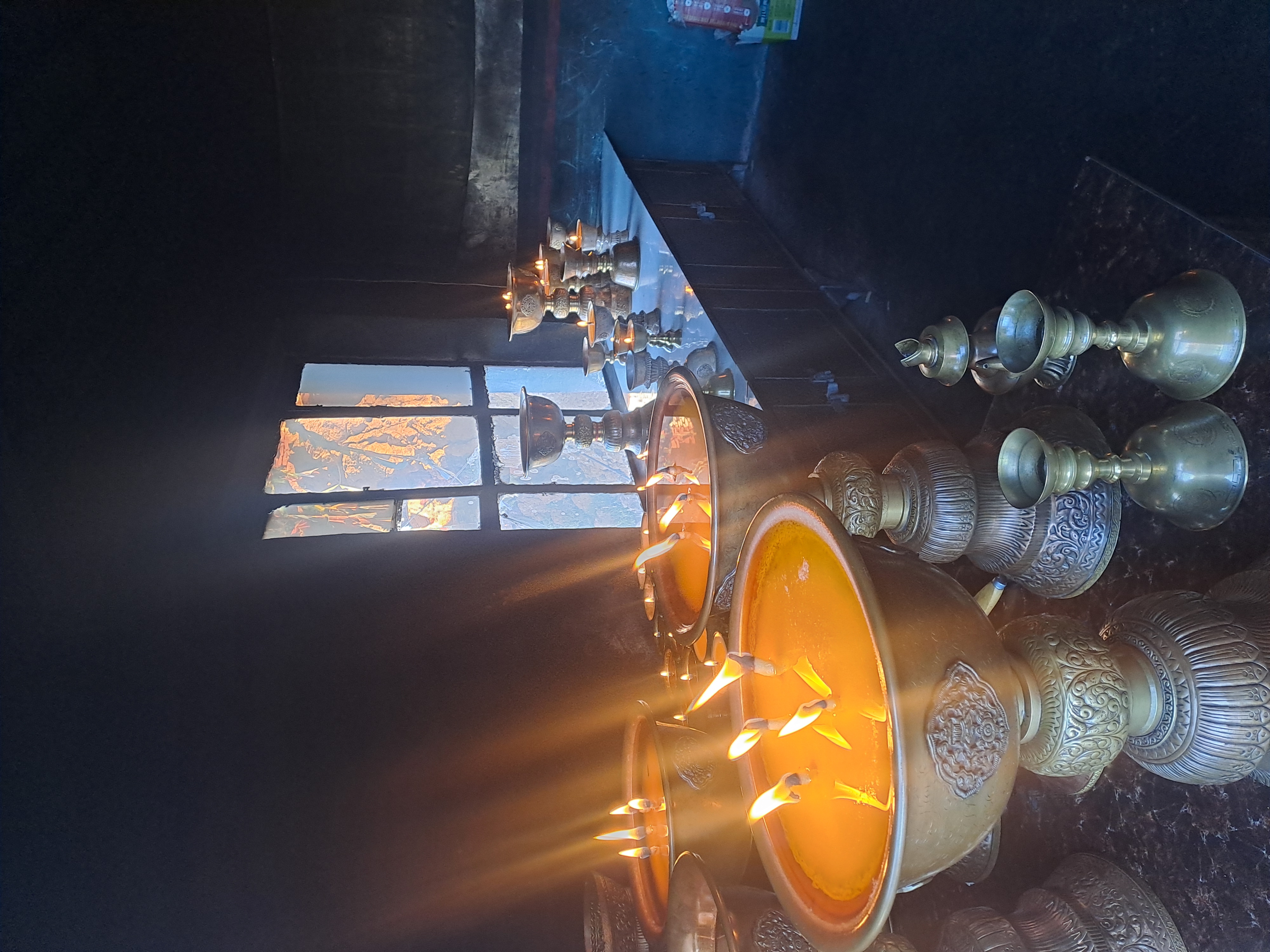 Кора Просветления: Тибет в Год Лошади, где каждый шаг равен тринадцати (23/32)