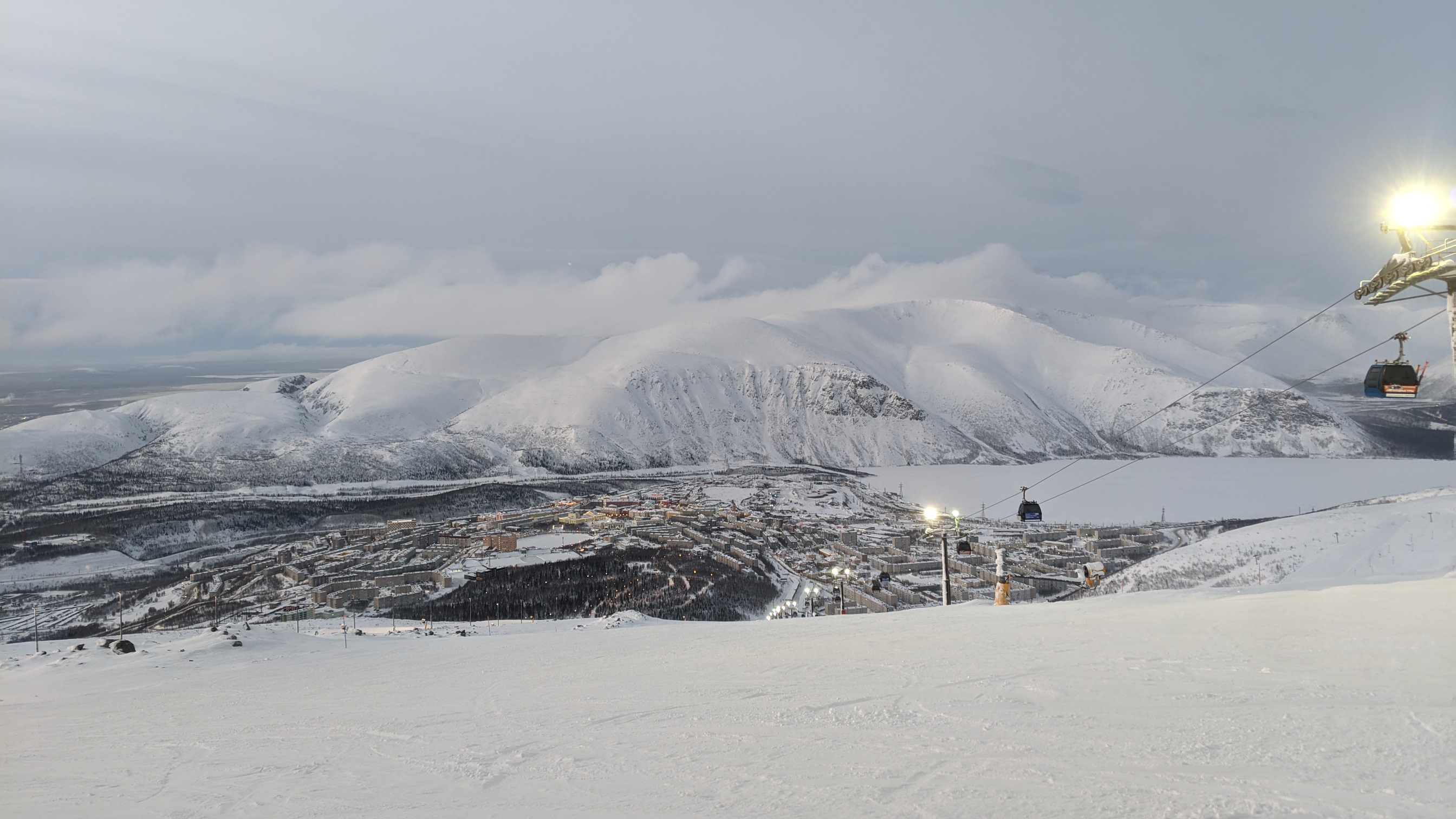 По горнолыжным трассам За Полярным кругом (38/42)