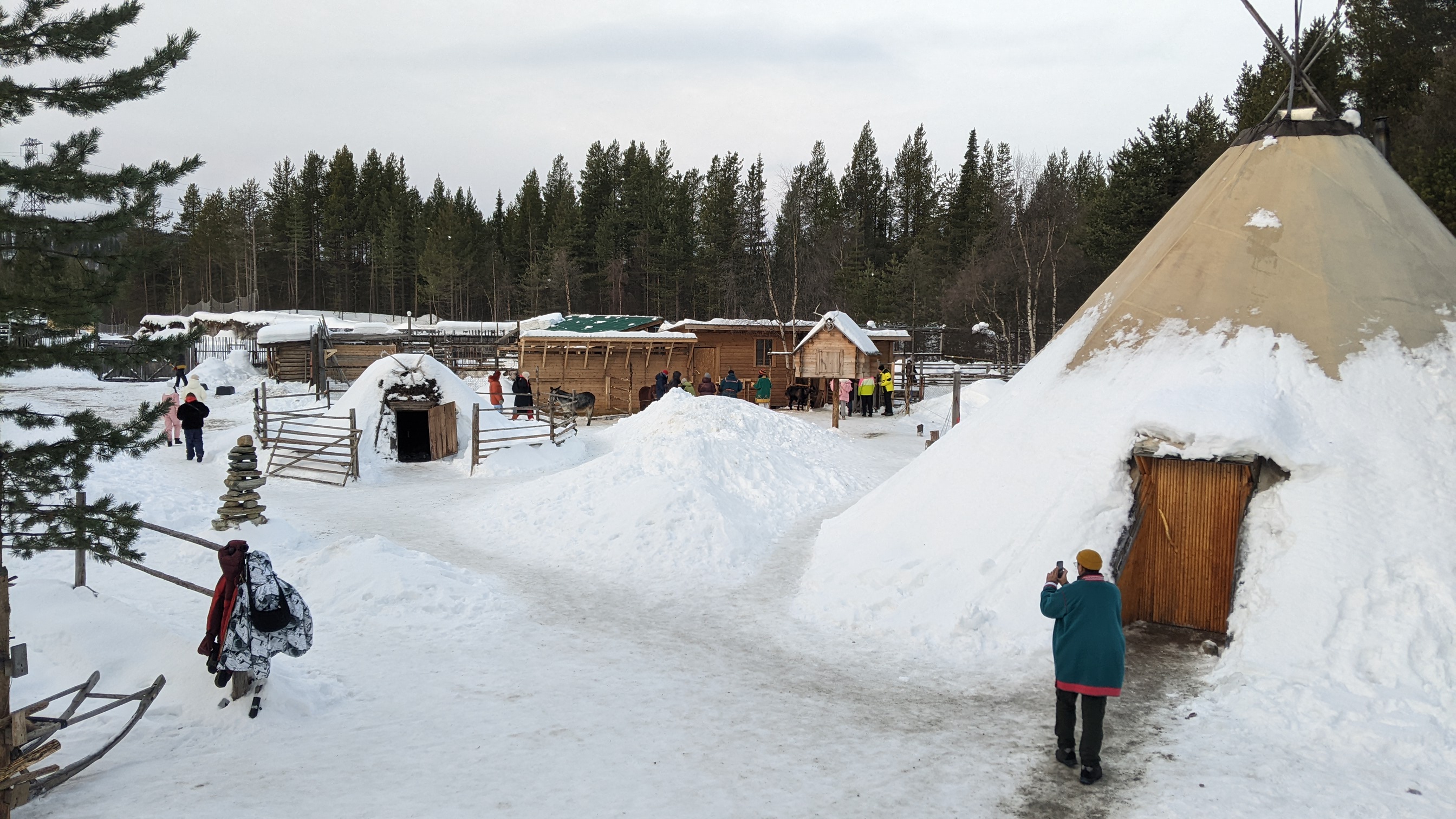По горнолыжным трассам За Полярным кругом (17/42)