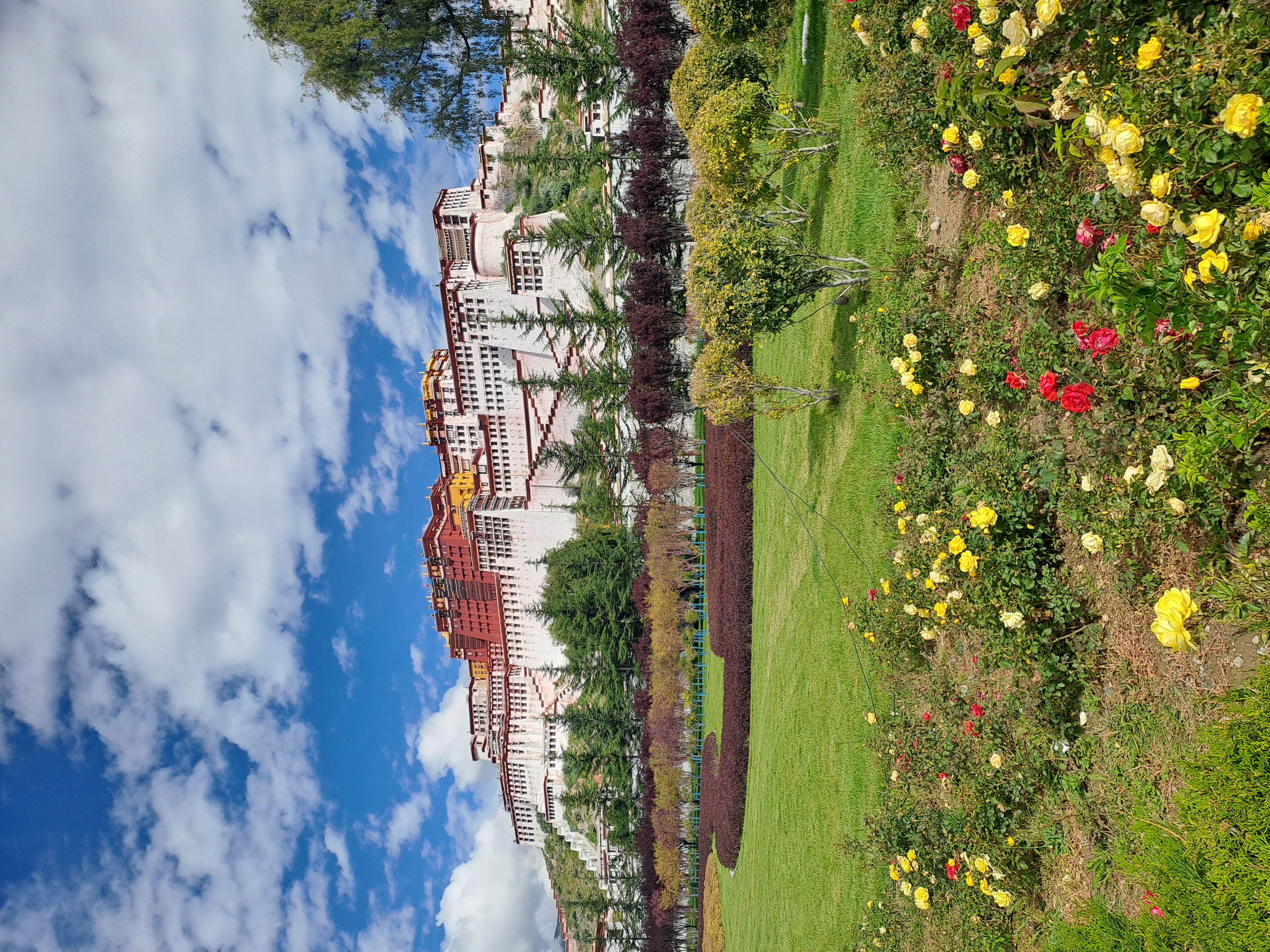 Кора Просветления: Тибет в Год Лошади, где каждый шаг равен тринадцати (11/32)