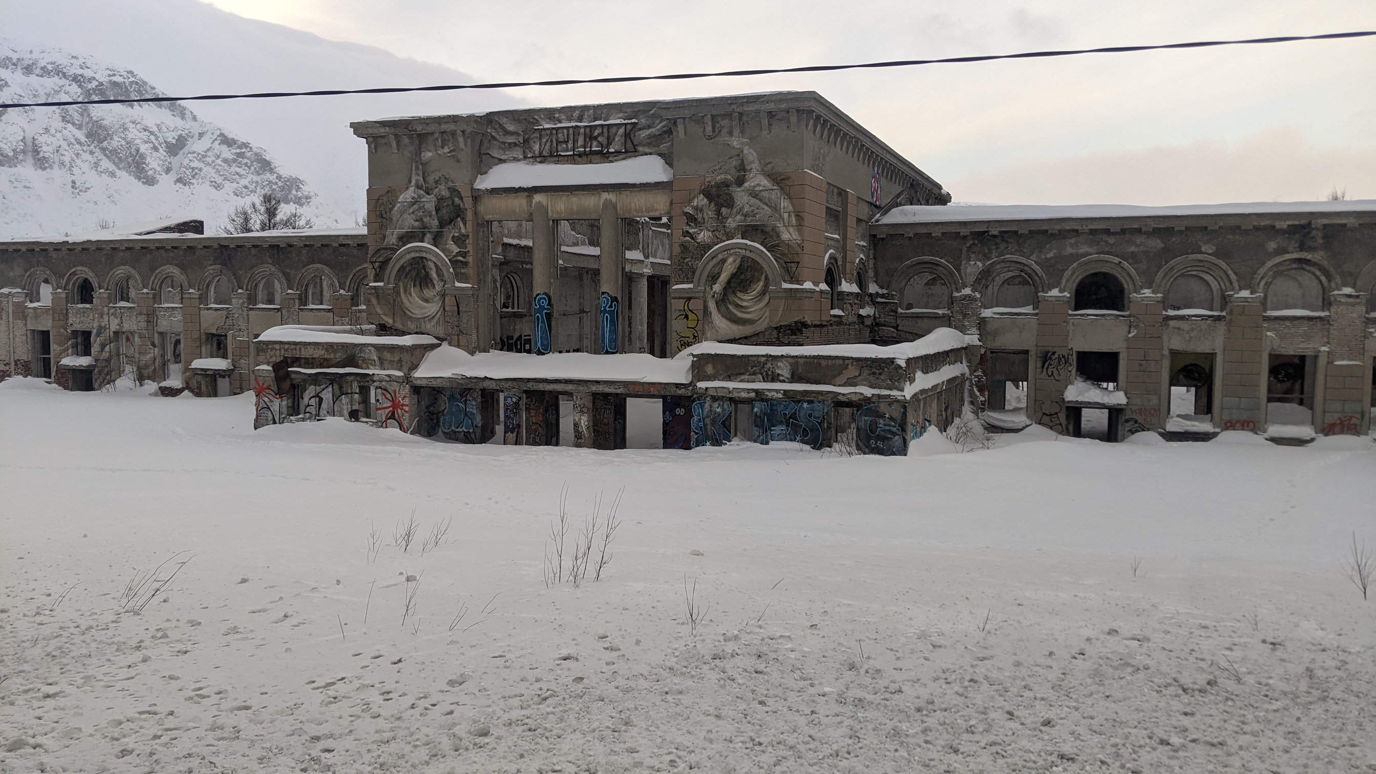 По горнолыжным трассам За Полярным кругом (21/42)