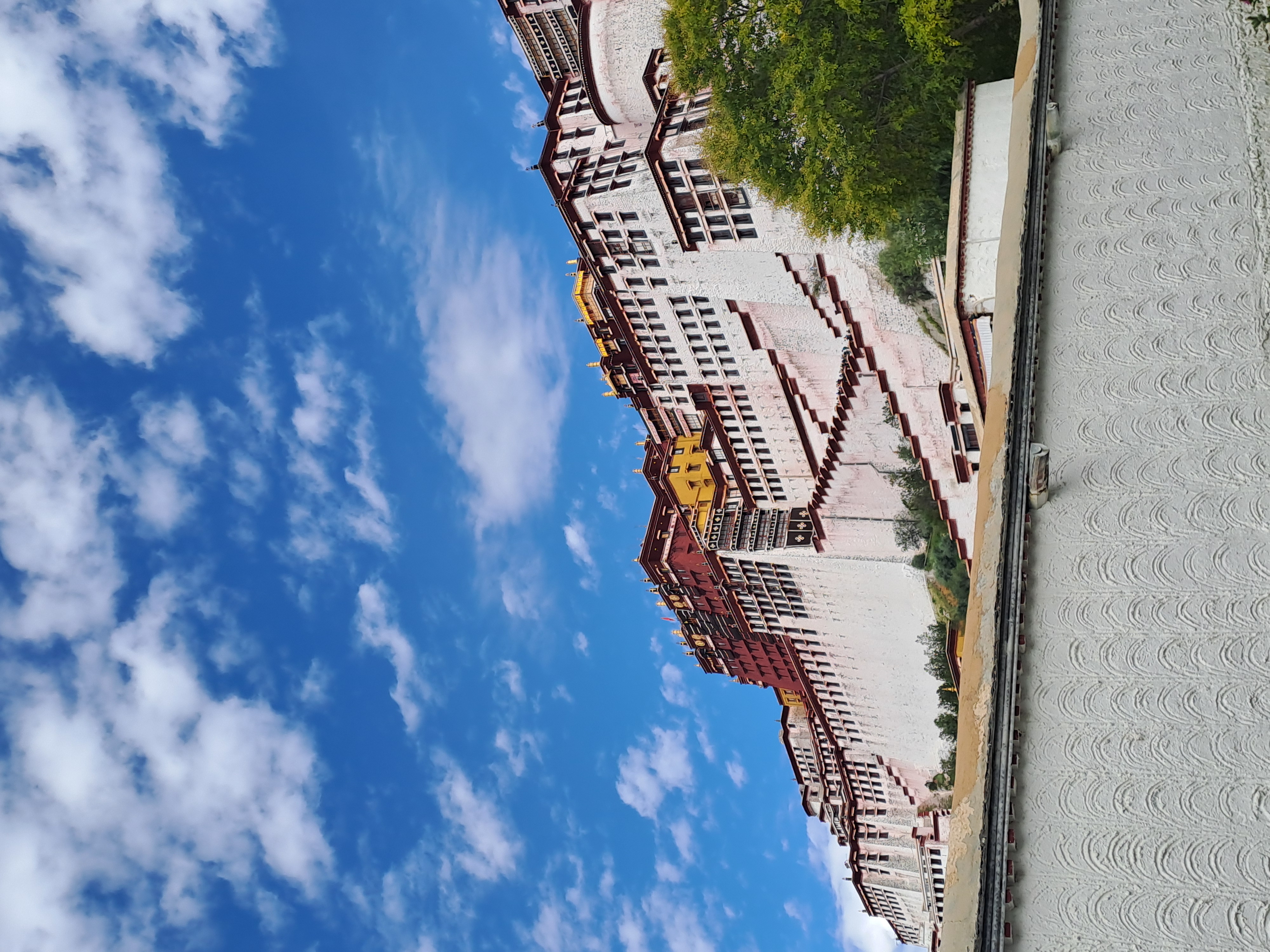 Гедонизм в Тибете: шоппинг и эстетическое наслаждение (10/15)