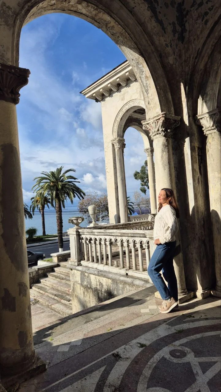 Другая Абхазия: цветущая мимоза и водопады-гиганты (3/15)