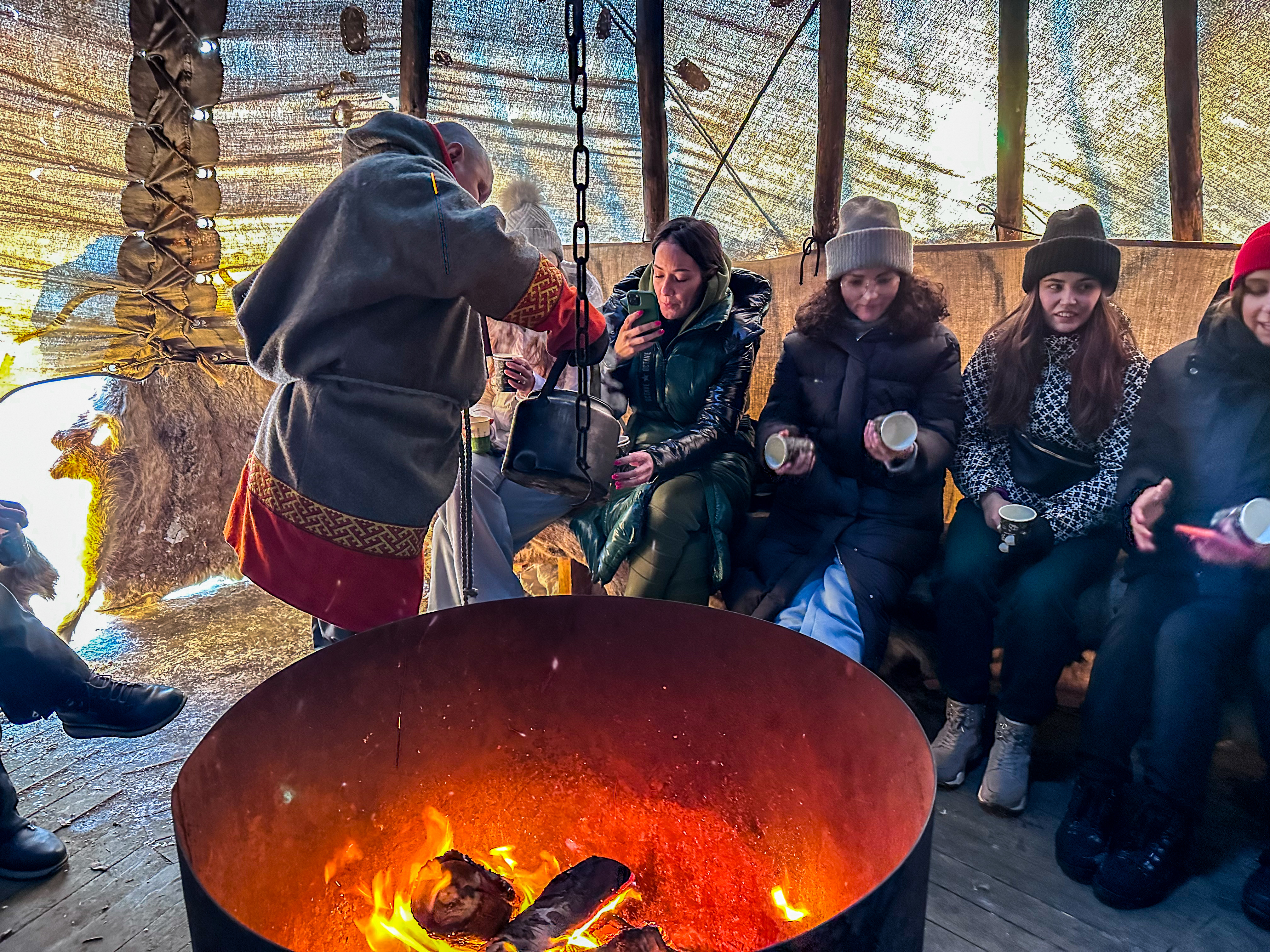 Айсфлоатинг, снегоходы, северное сияние. Комфорт тур до 7 чел. Хибины. (15/37)