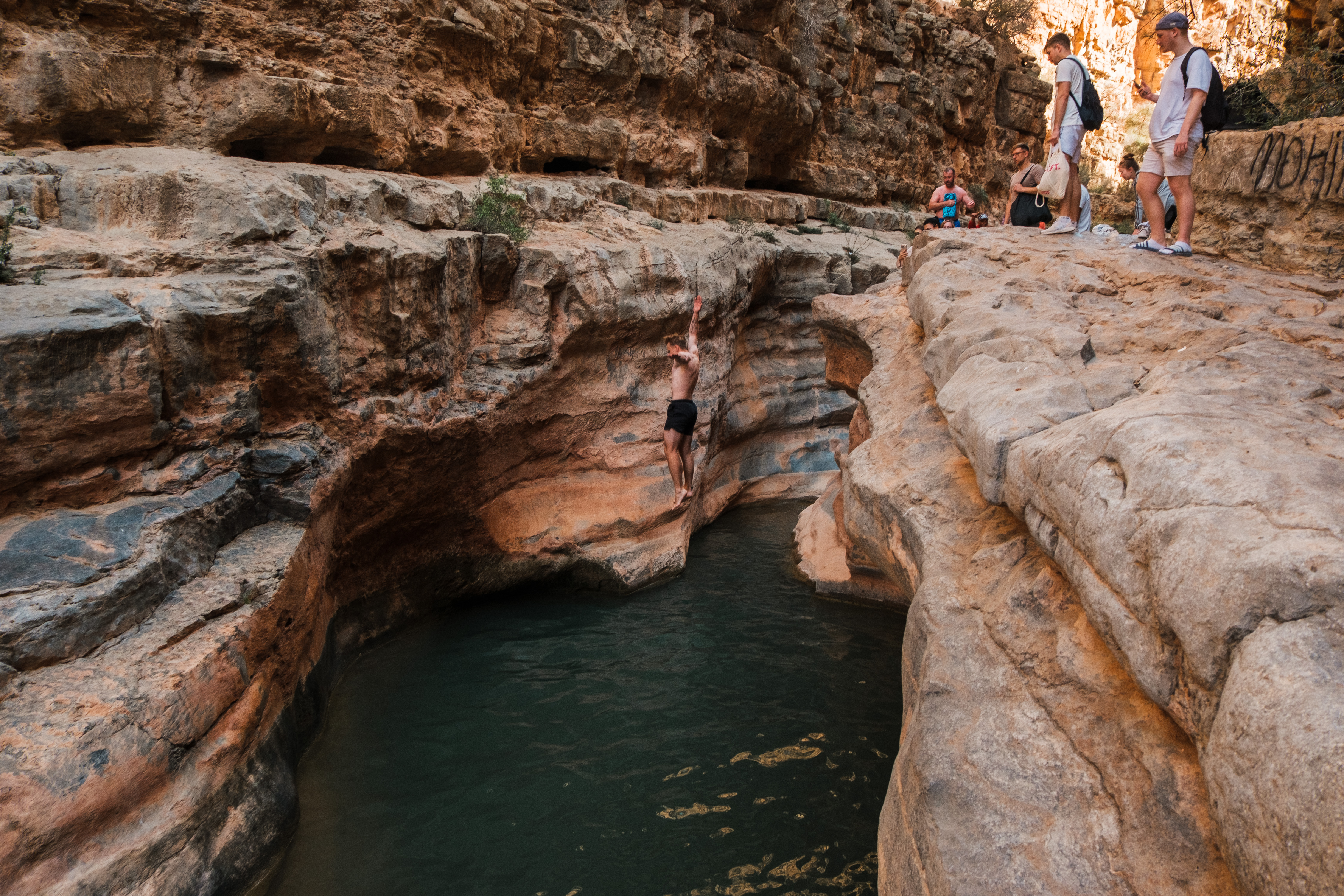 Йога, серфинг и Долина Рая