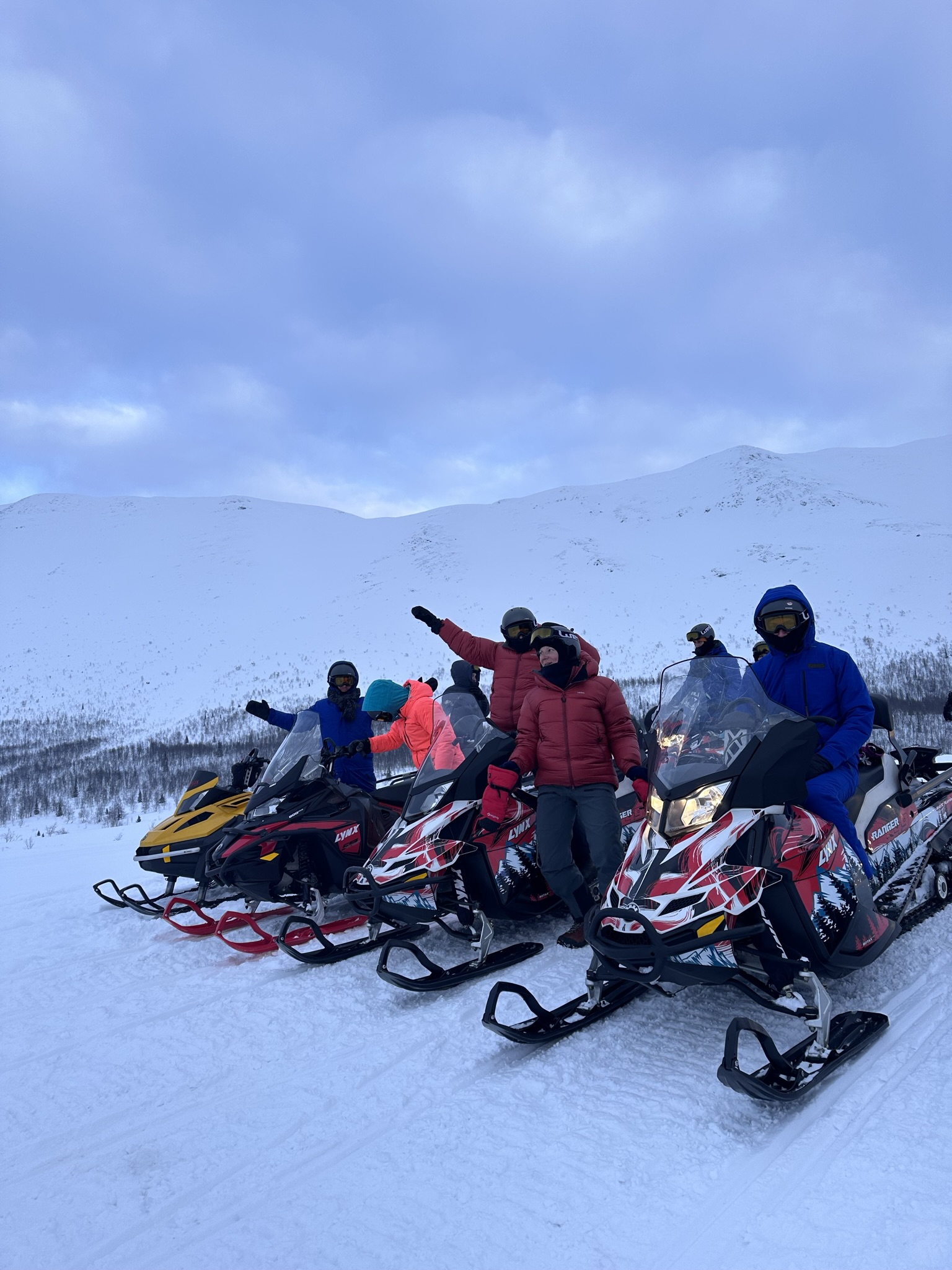 Айсфлоатинг, снегоходы, северное сияние. Комфорт тур до 7 чел. Хибины. (18/37)