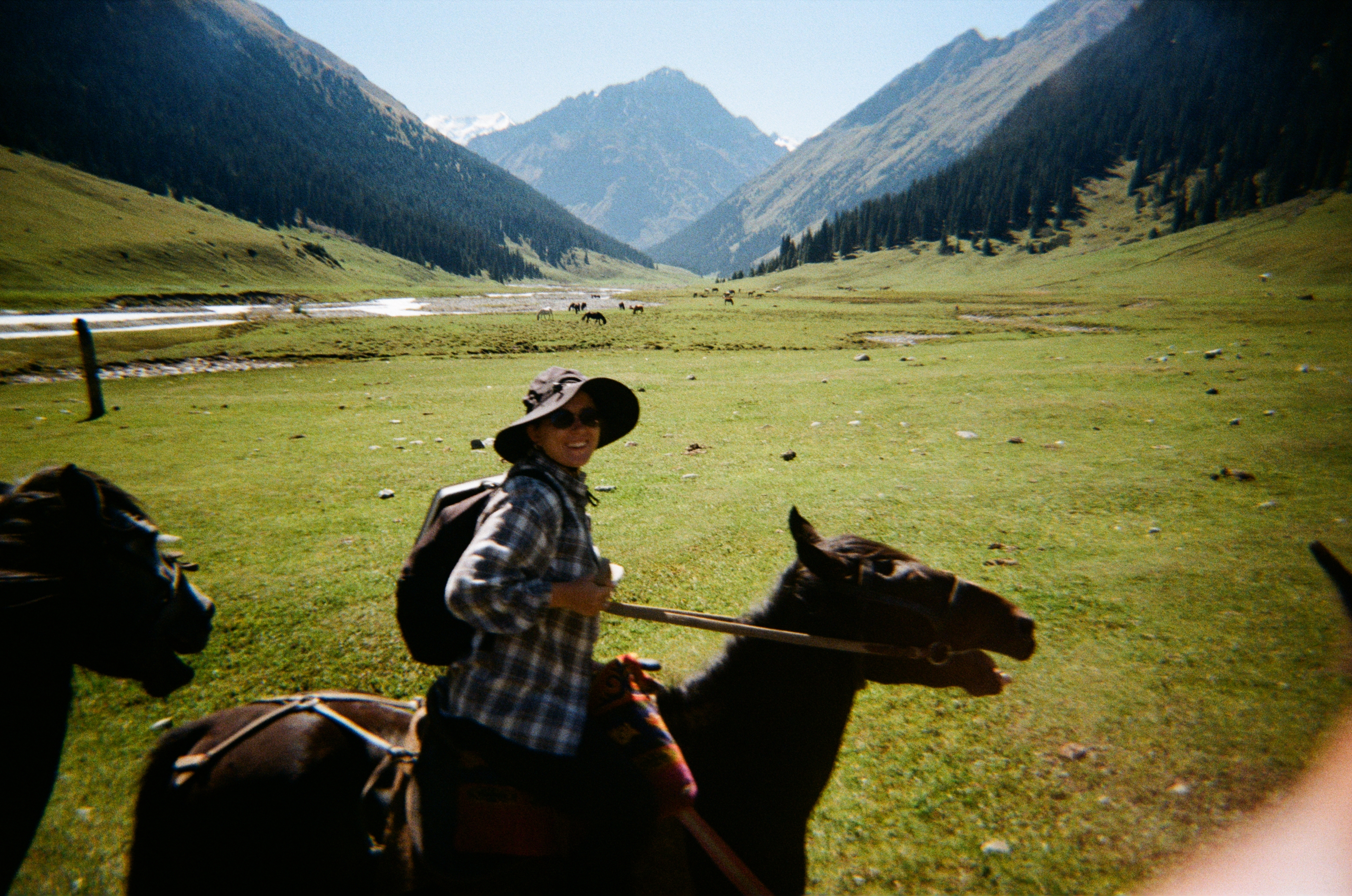 Ущелье Алтын Арашан и высокогорное озеро Ала Коль