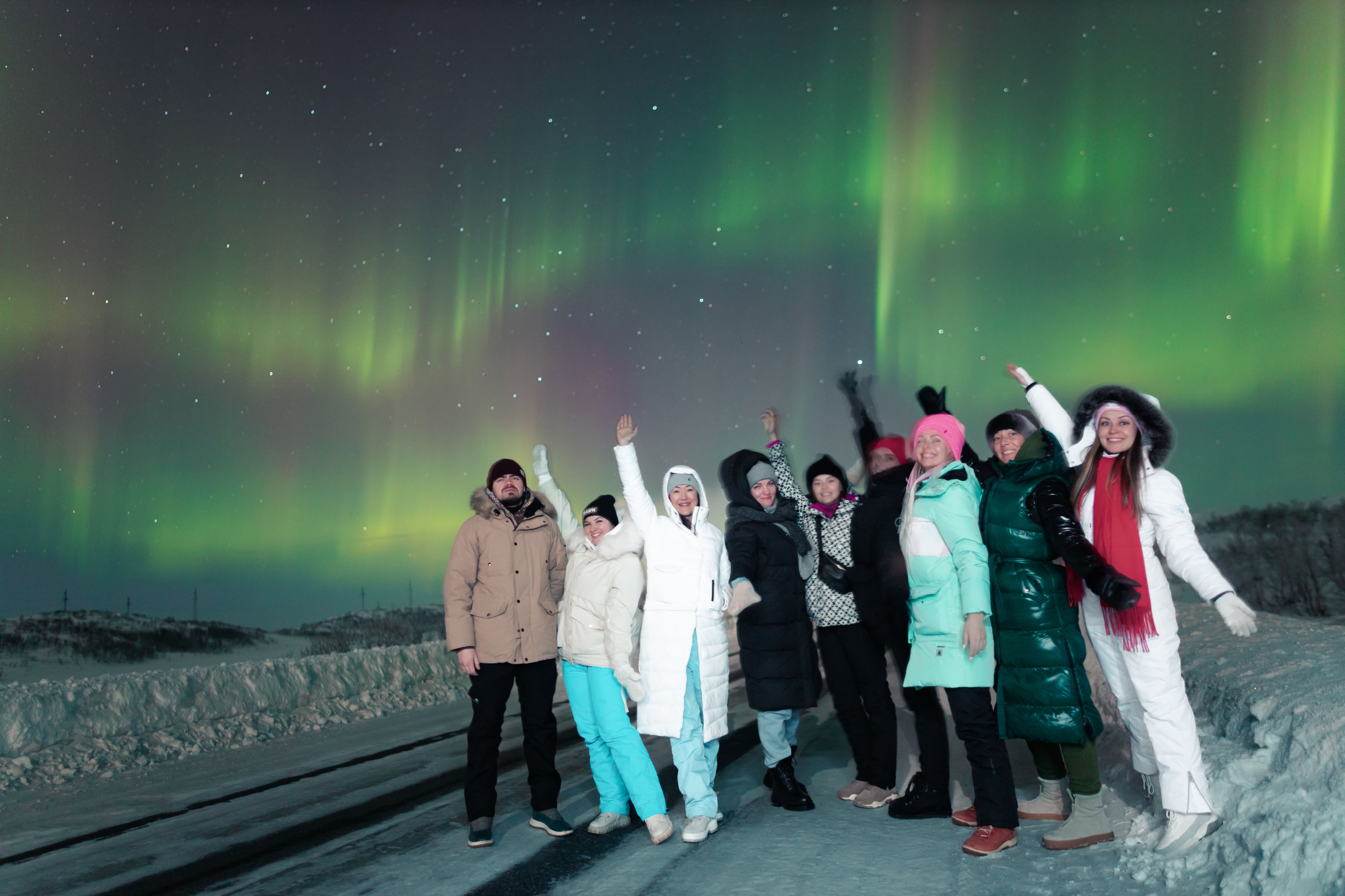 Айсфлоатинг, снегоходы, северное сияние. Комфорт тур до 7 чел. Хибины. (2/37)