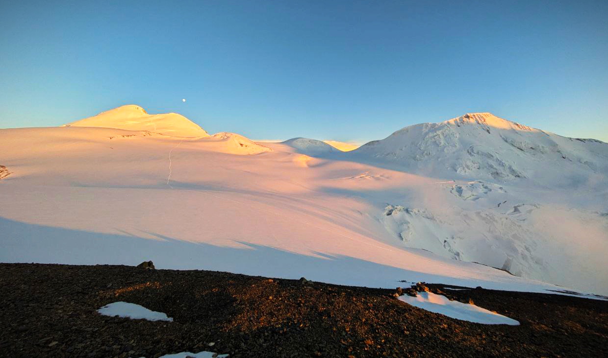 Две вершины: Казбек + Эльбрус. Великое восхождение. (27/67)