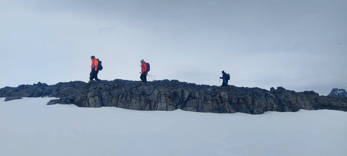 Научный кэмп в Антарктиде (полярная станция Беллинсгаузен) (4/29)