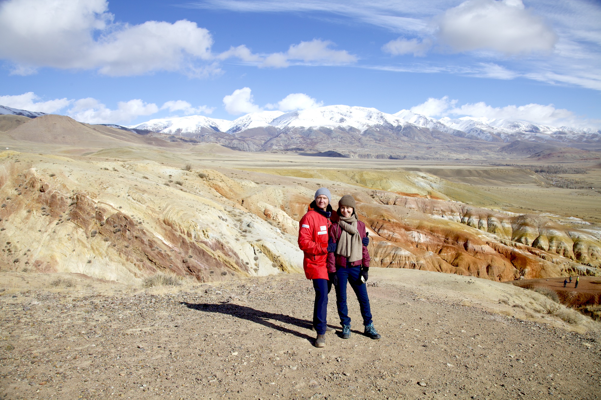 Цветные горы Чаган-Узуна, граница с Монголией