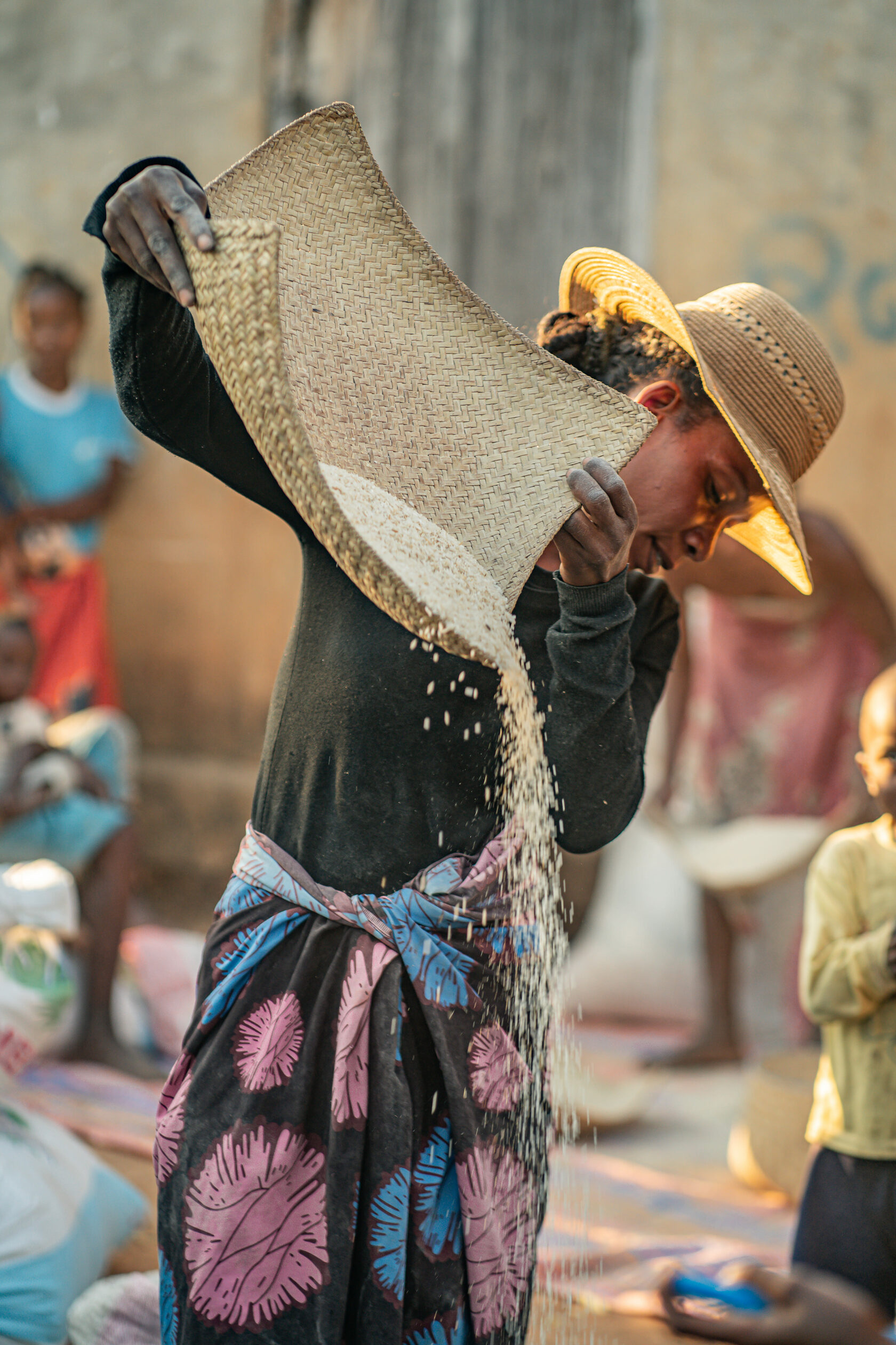 Мадагаскар: лемуры, киты, пиратский остров, Аллея баобабов, Фамадихана, Большие Цинги (6/17)