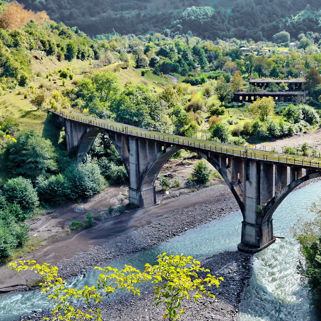 Абхазия Души :  Дни Независимости & День Победы (8/48)