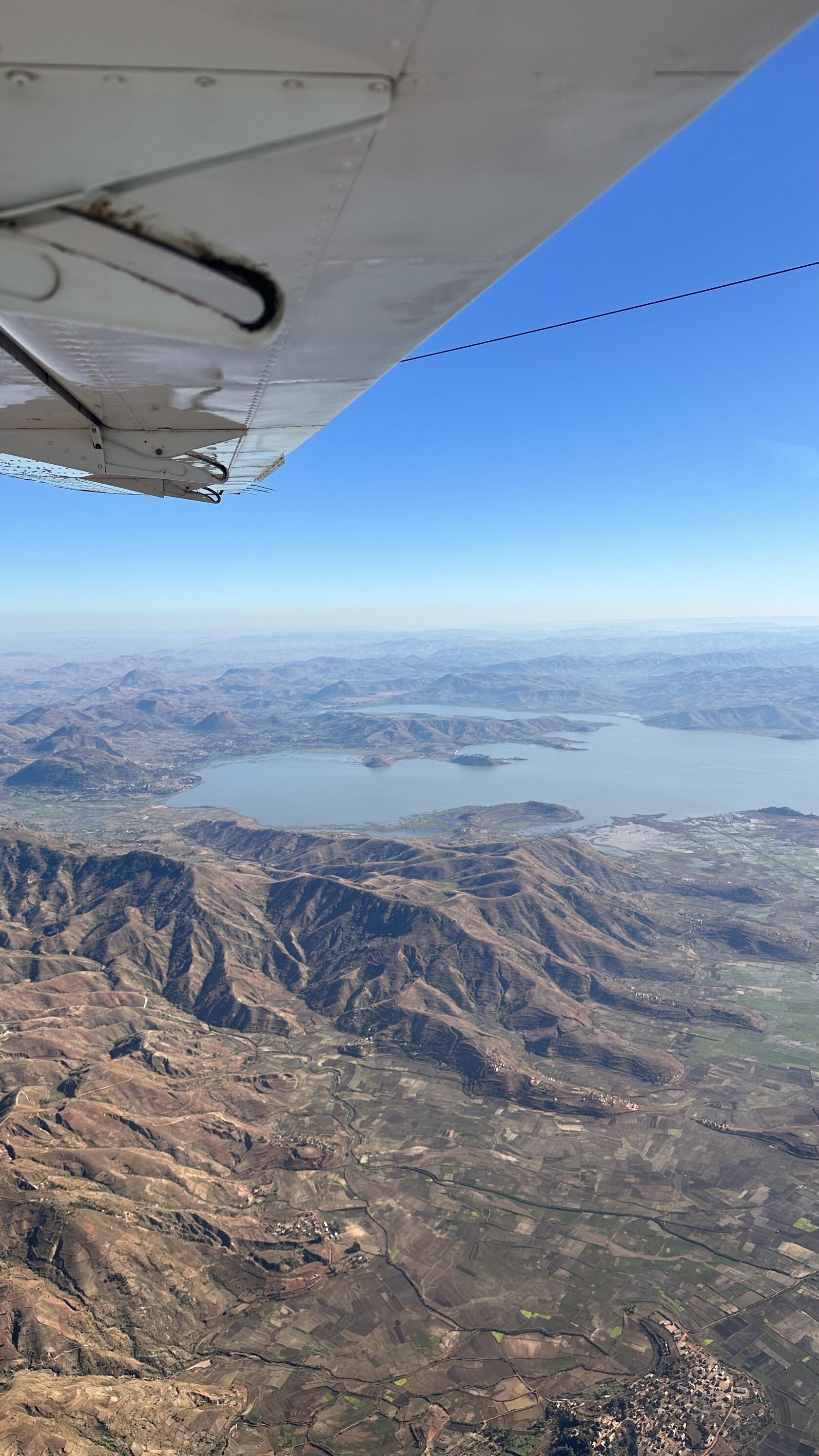 Мадагаскар: лемуры, киты, пиратский остров, Аллея баобабов, Фамадихана, Большие Цинги (13/17)