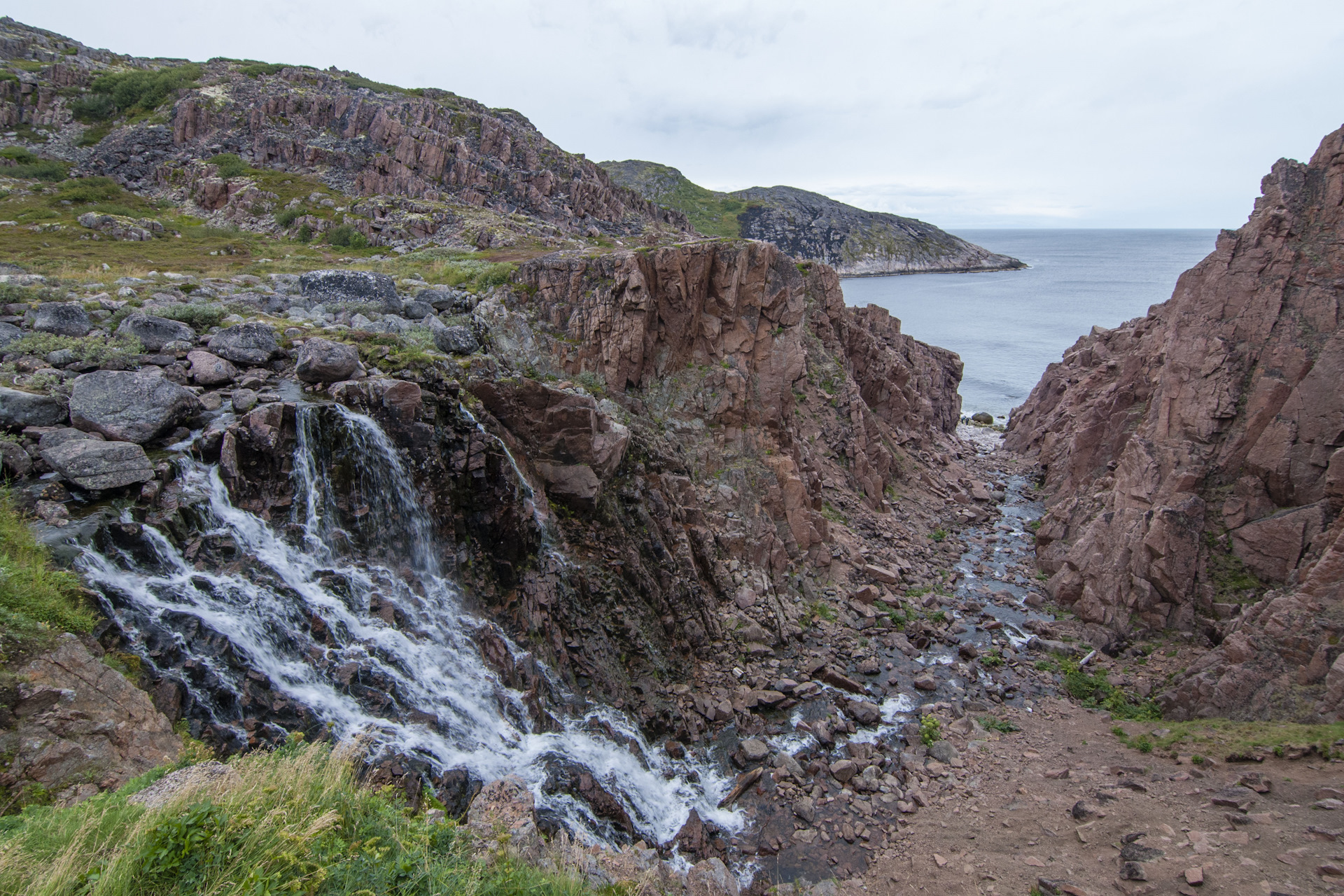 Однодневный тур в Териберку: сокровище Русского Севера