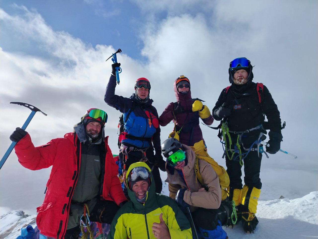 Восхождение на гору Мунку-Сардык - высшую точку Восточной Сибири (13/17)