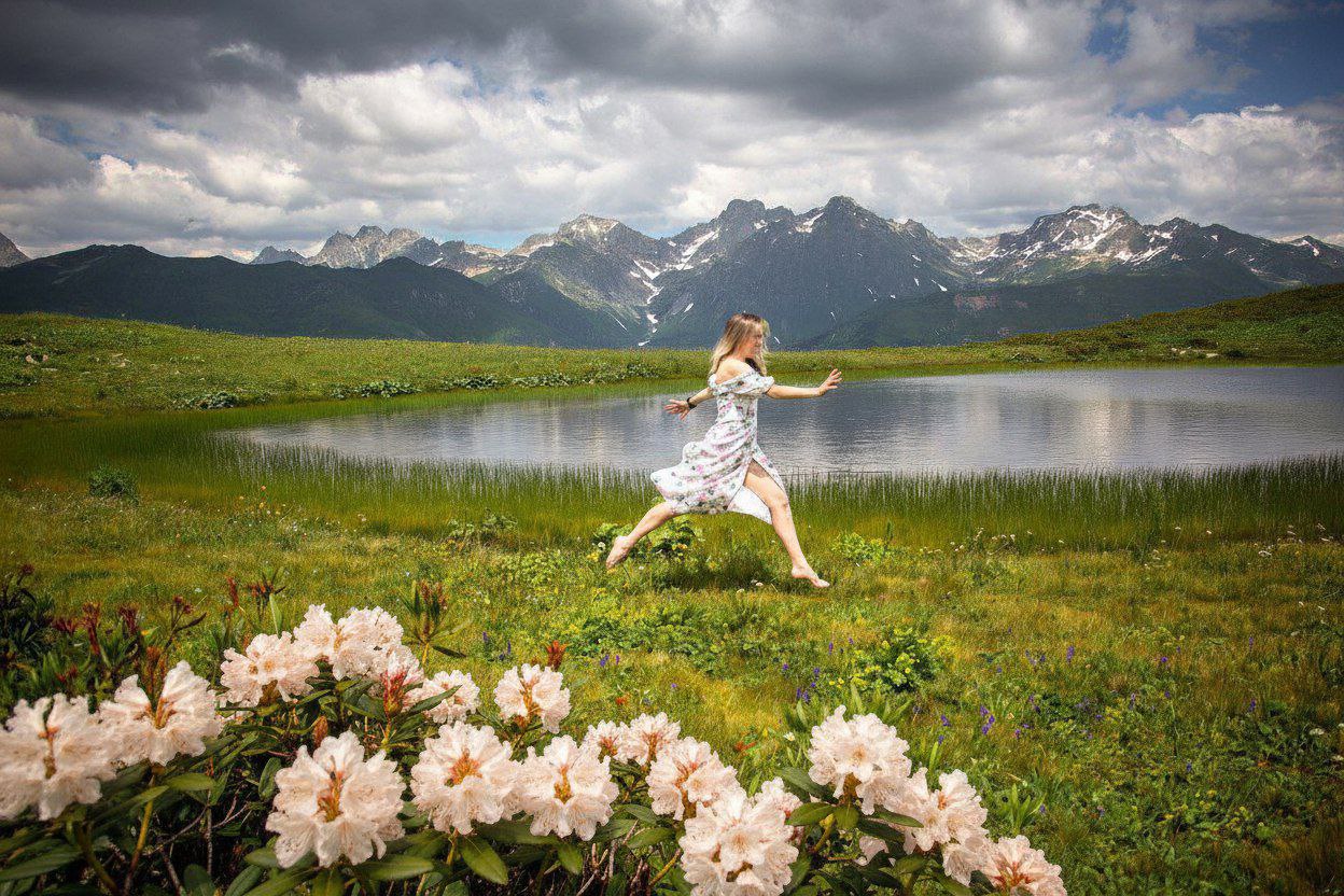 К высокогорным озёрам Кавказа. Хайкинг тур с йогой. Всё включено.