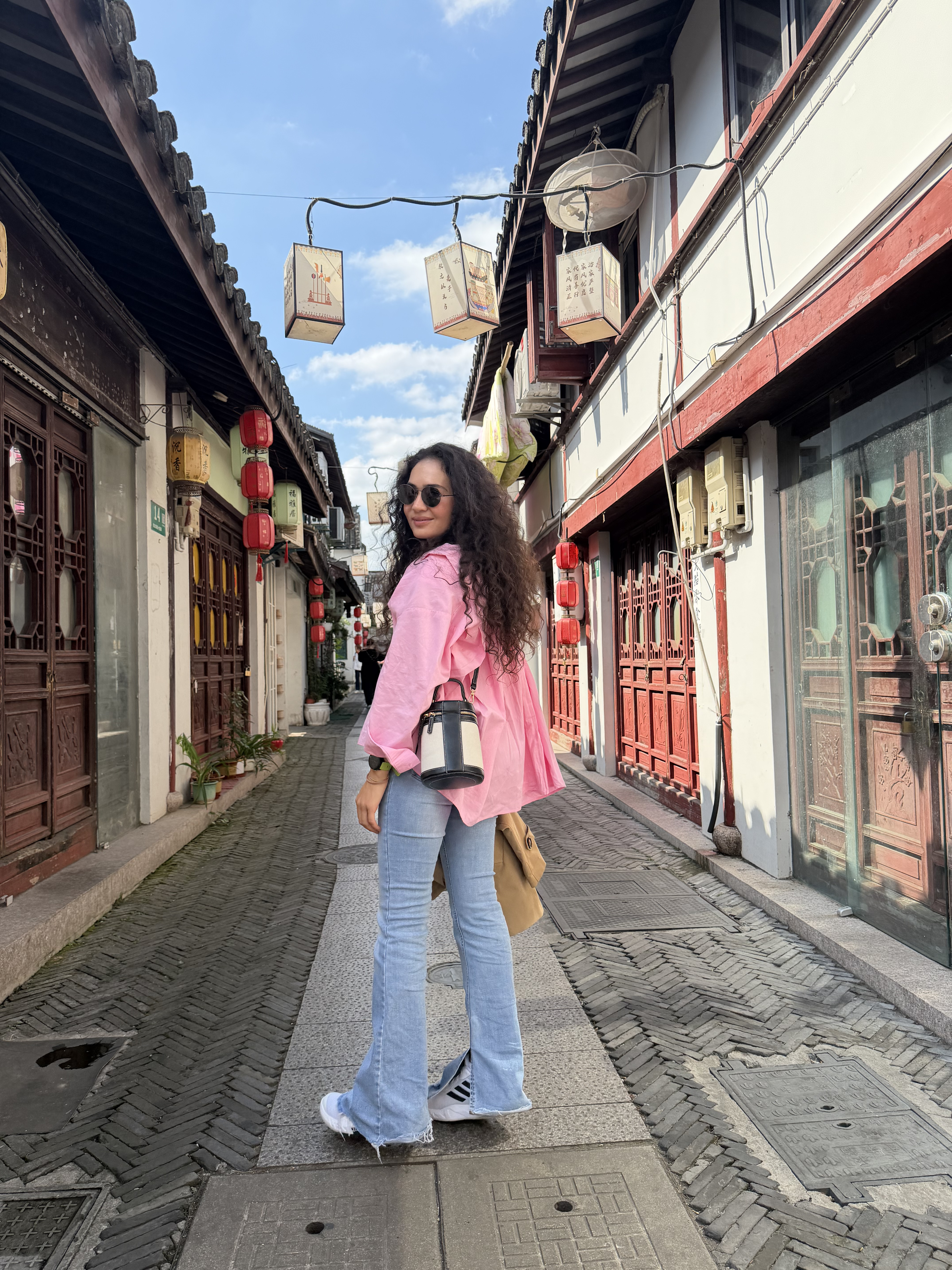 Старый Чибао, чай и огни мегаполиса