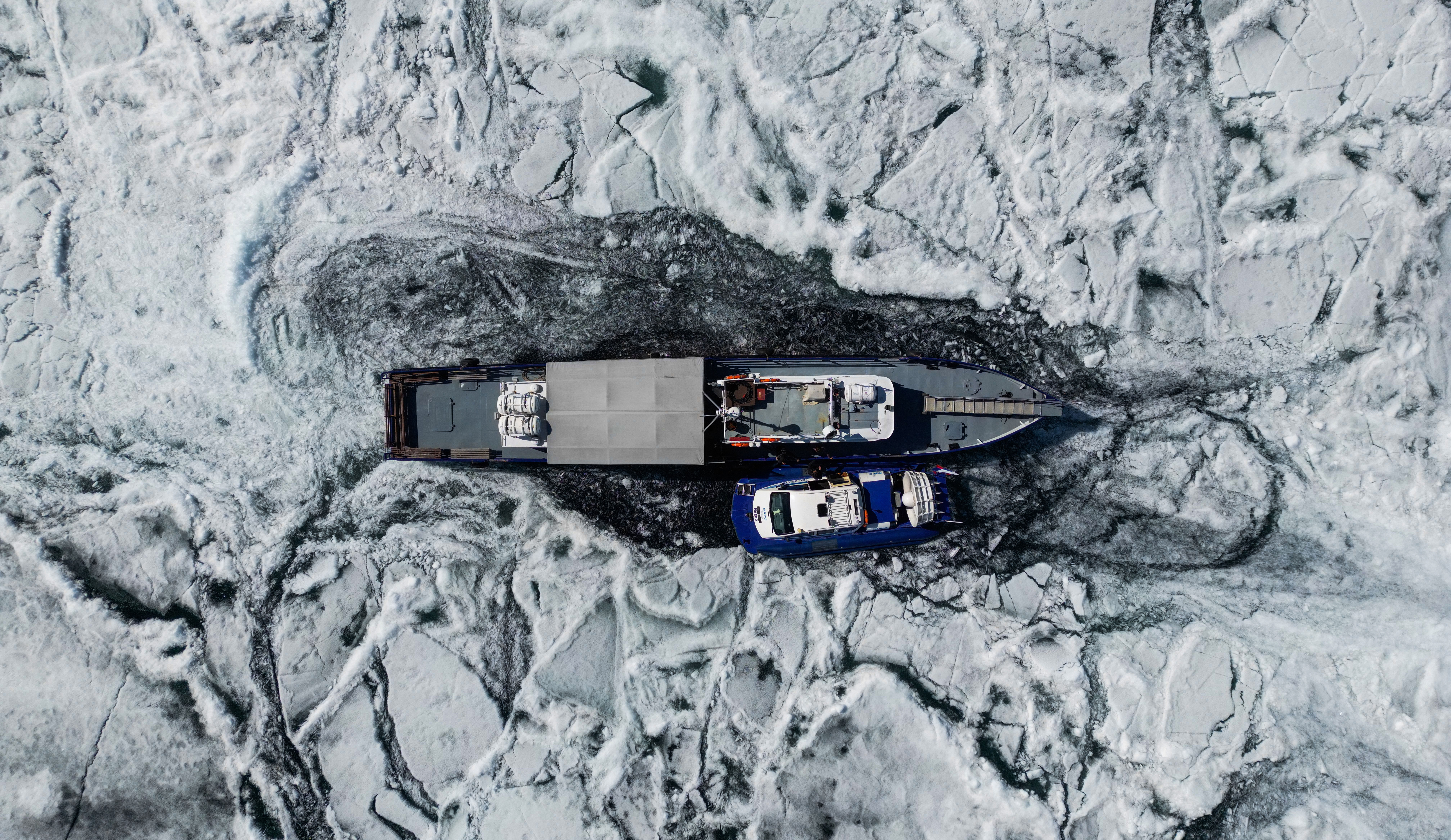 п.Листвянка - рождение Ангары и ледовые скульптуры (10/12)