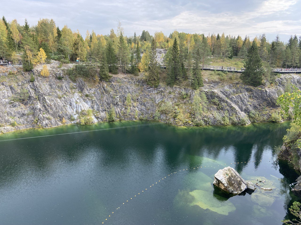 Мраморный каньон Рускеала в Карелии (2/7)