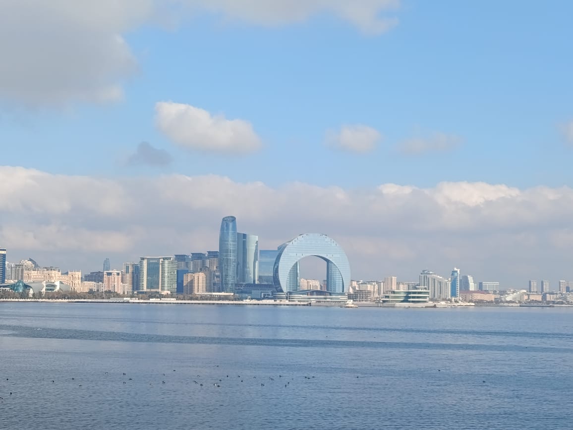 Старый город и современный Баку - в деталях