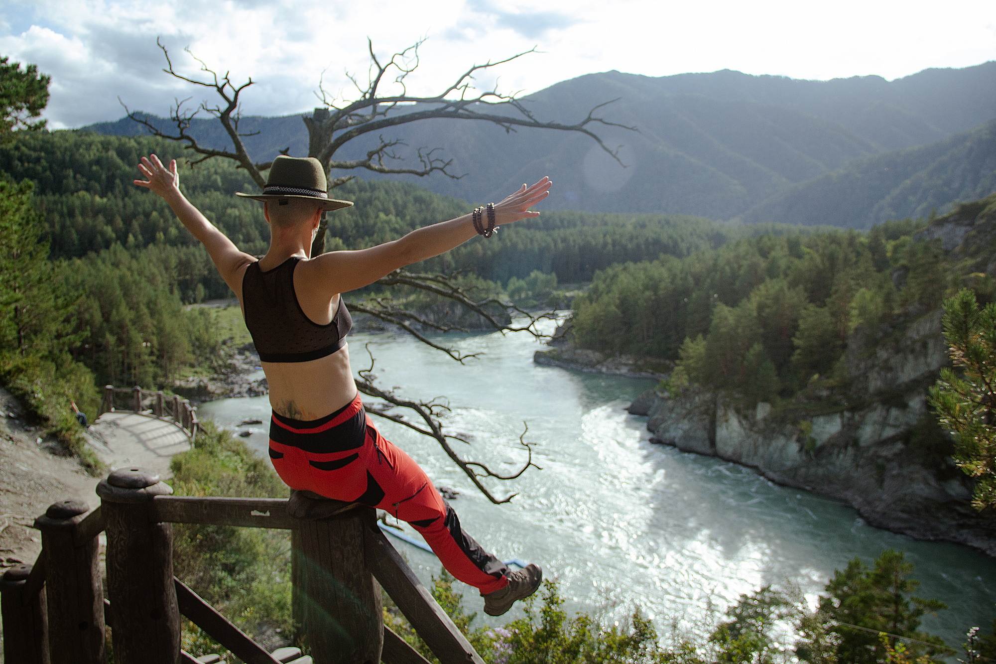 Знакомство с Алтаем 2026 - Гейзерное озеро, Марс, Чуйский тракт, Катунь, снежные горы (17/44)