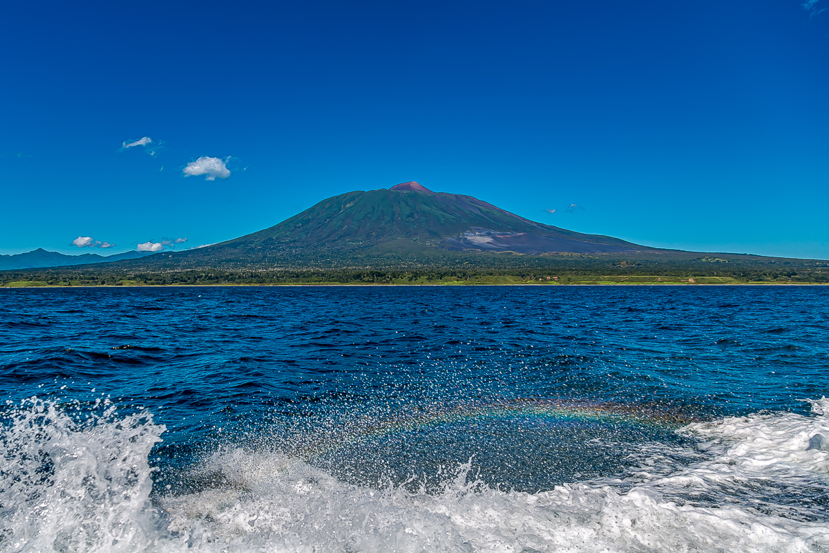 Три вулкана Курильских островов. Путешествие на другую планету (109/138)