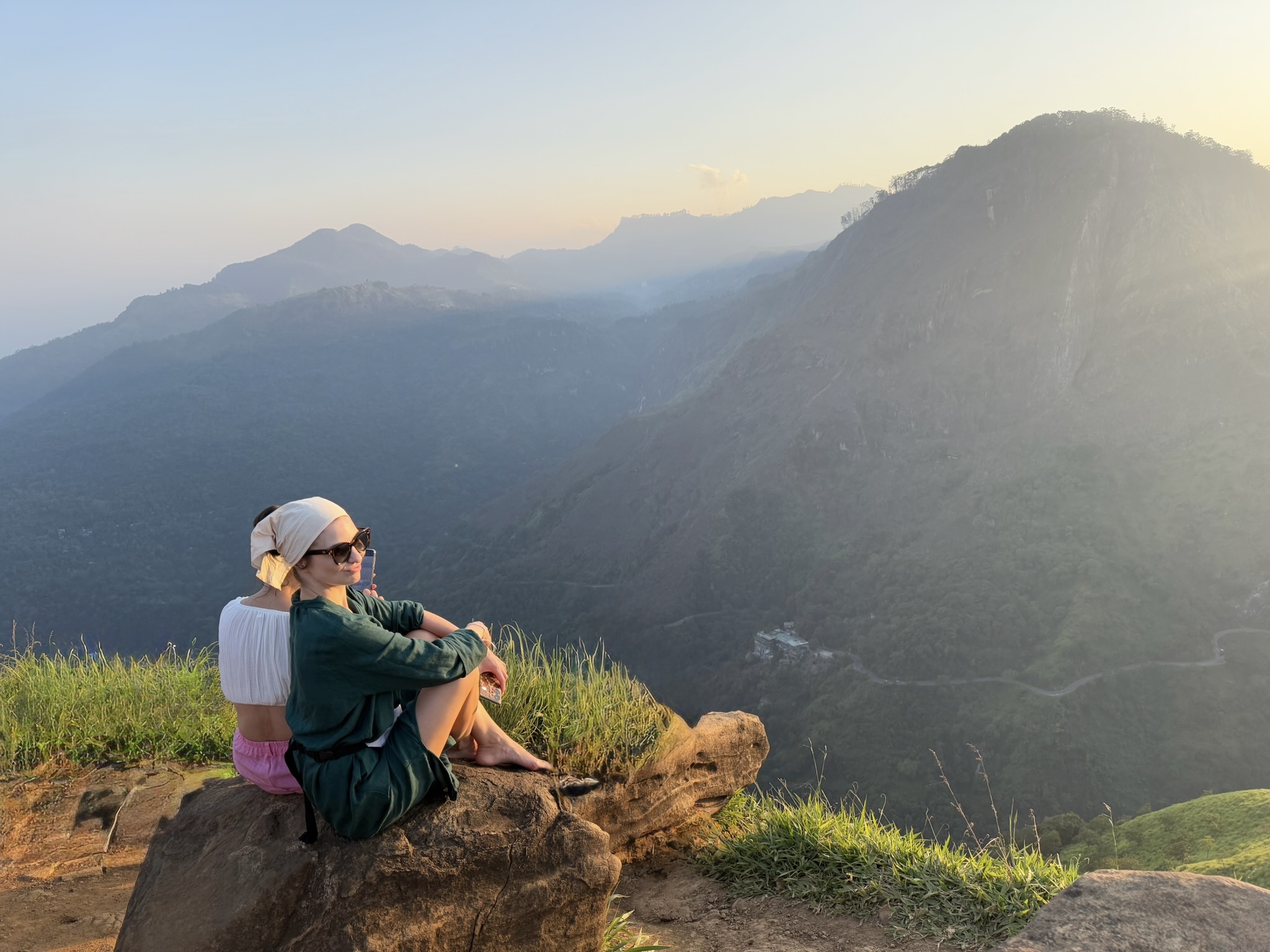 Переезд в Эллу. Будурувагала, малый пик Адама, мост