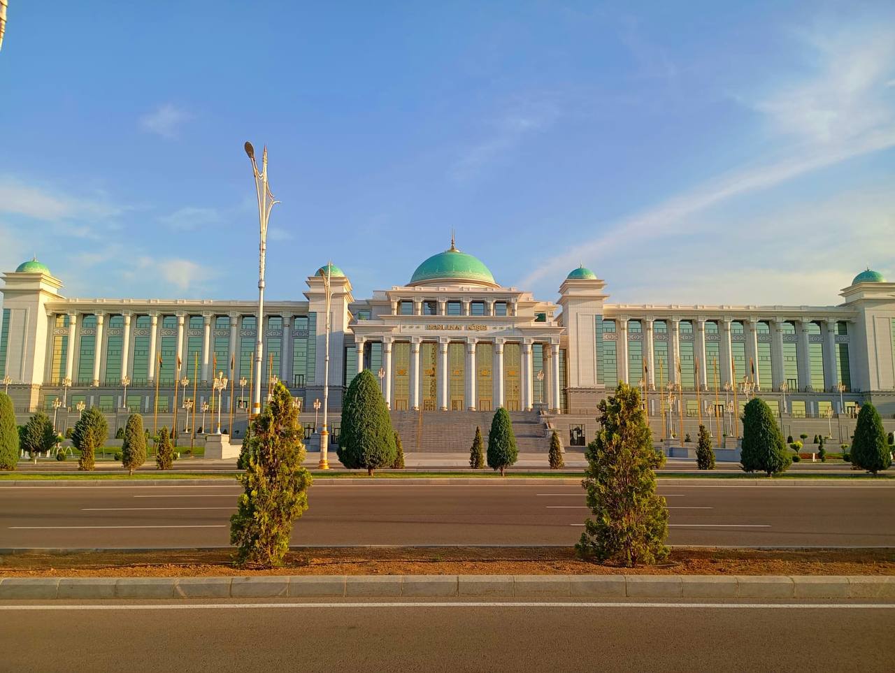 Туркменистан — аутентика, вкус юга, черная икра и вечное пламя пустыни (2/17)