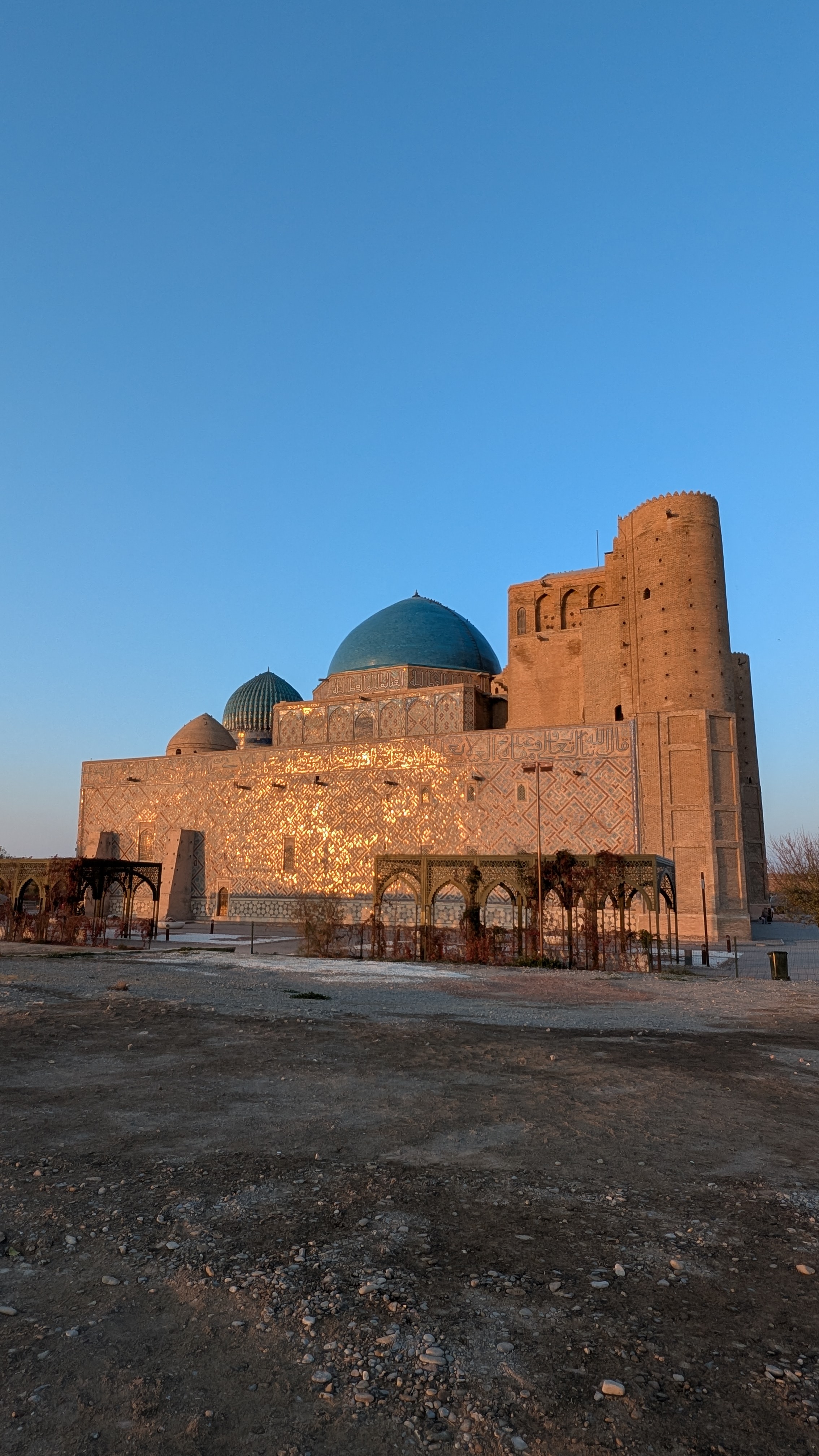 Древние города и святыни: открой Юг Казахстана за 4 дня (10/21)