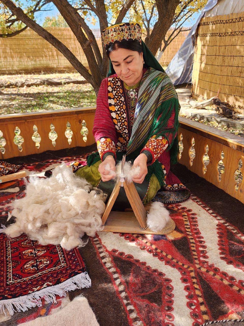 Туркменистан — аутентика, вкус юга, черная икра и вечное пламя пустыни (3/17)