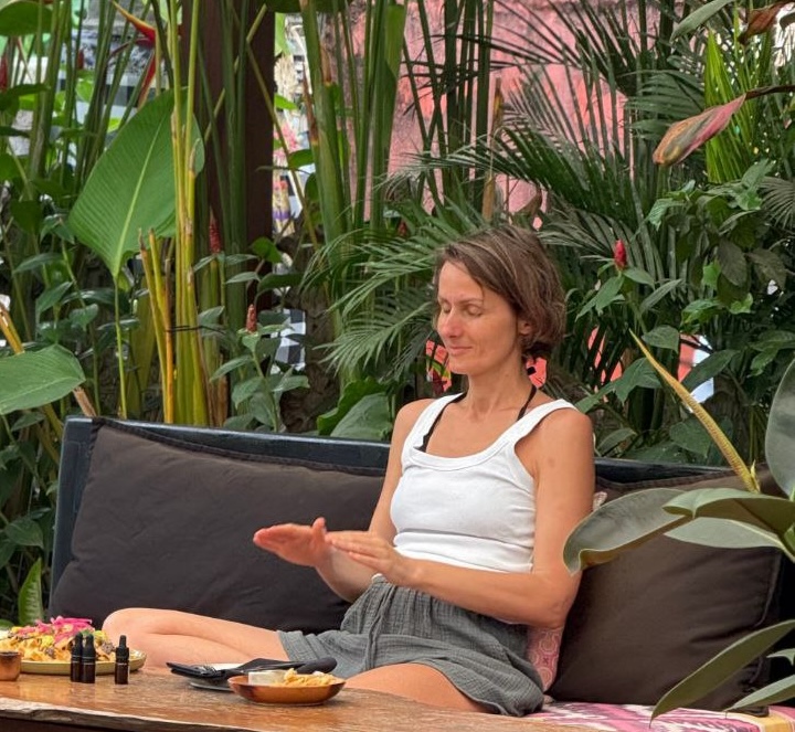 Активация Чувствования себя - Ретрит, меняющий Жизнь (12/12)