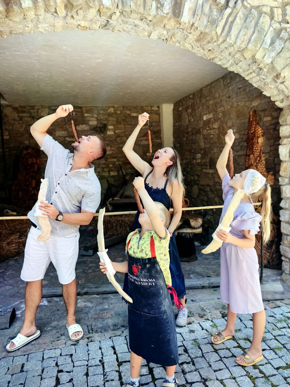 Вах!Тот самый тур по-грузински:Тбилиси+Боржоми+Кахетия+Казбеги.Встреча во Владикавк.