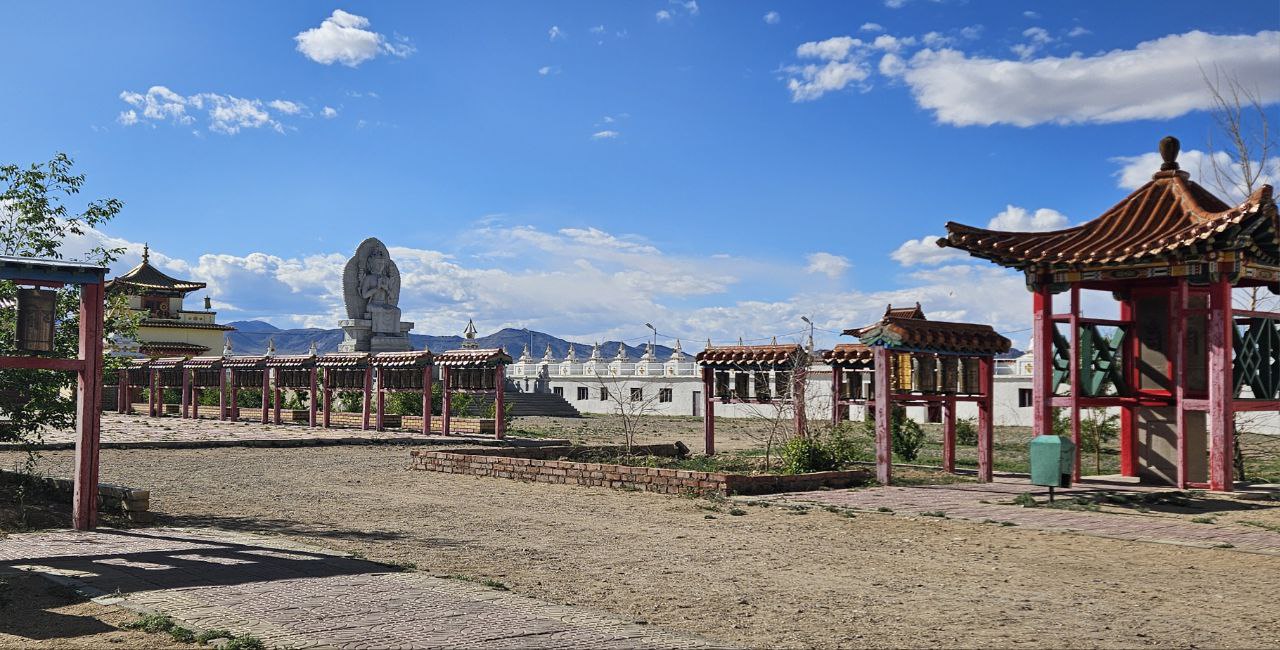 Цветущая Монголия. Озера и Барханы (9/47)