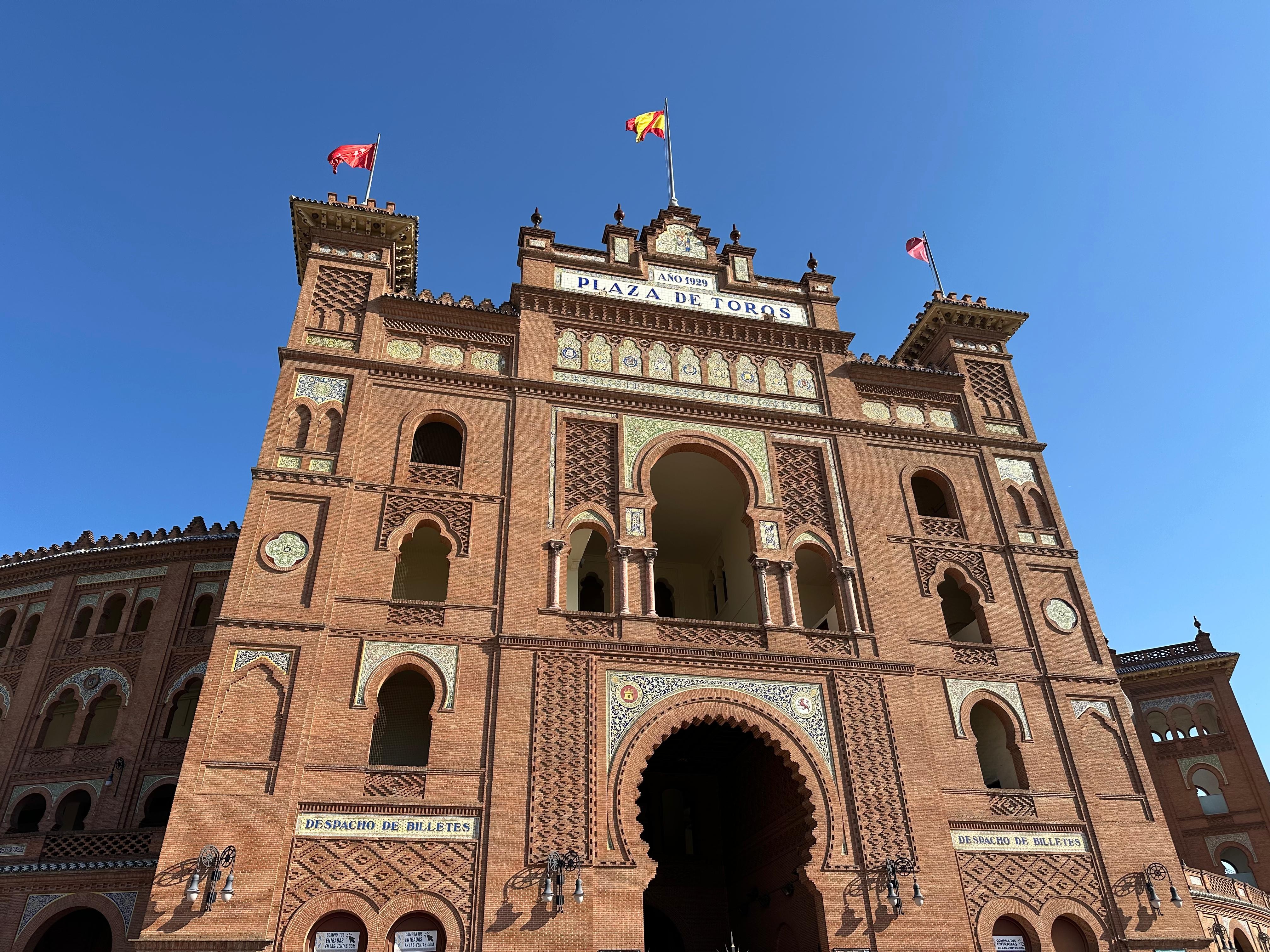 Испания Классика: Барселона и Мадрид, Кордова, Гранада и Валенсия (заезд в пятницу) (9/25)