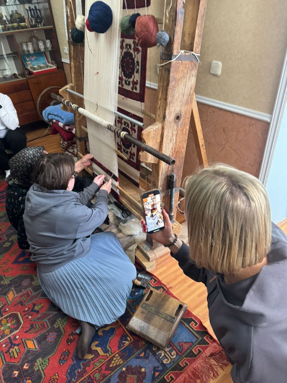 Хучнинский водопад, Экраноплан Лунь и мастер класс по ковроделию. Все включено. (3/14)