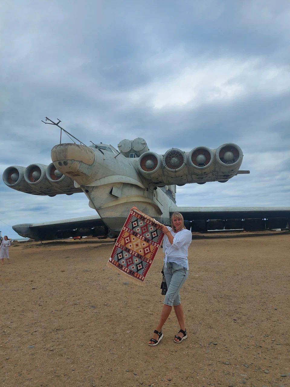 Самурский лиановый лес, экраноплан Лунь и пляж с черным песком. Купальный тур. (7/10)