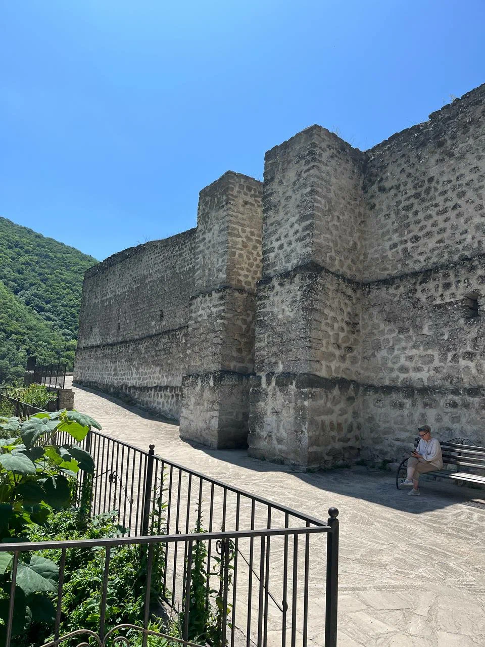 Хучнинский водопад, Экраноплан Лунь и мастер класс по ковроделию. Все включено.