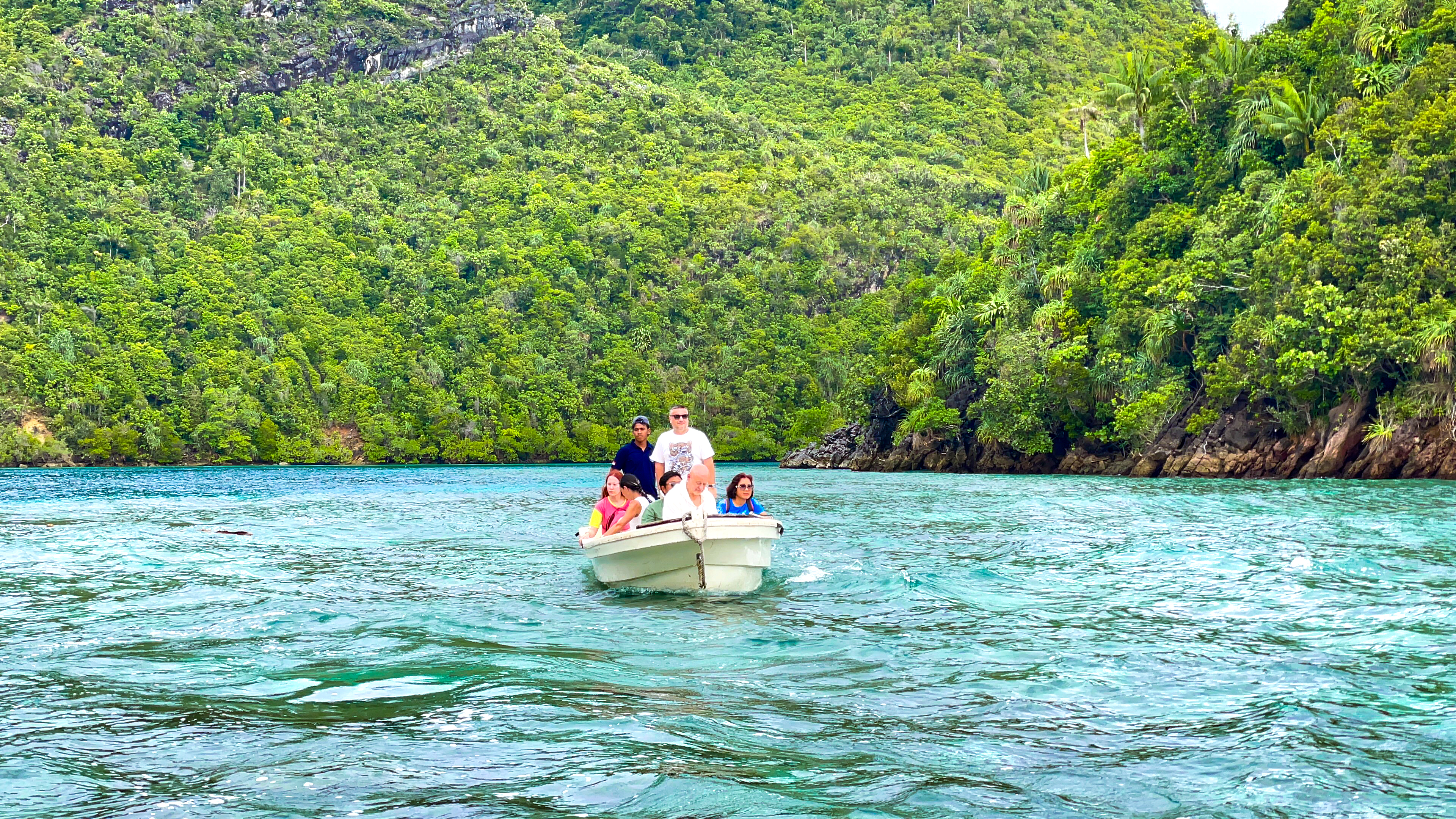 Круиз по Раджа-Ампату на яхте (3/23)