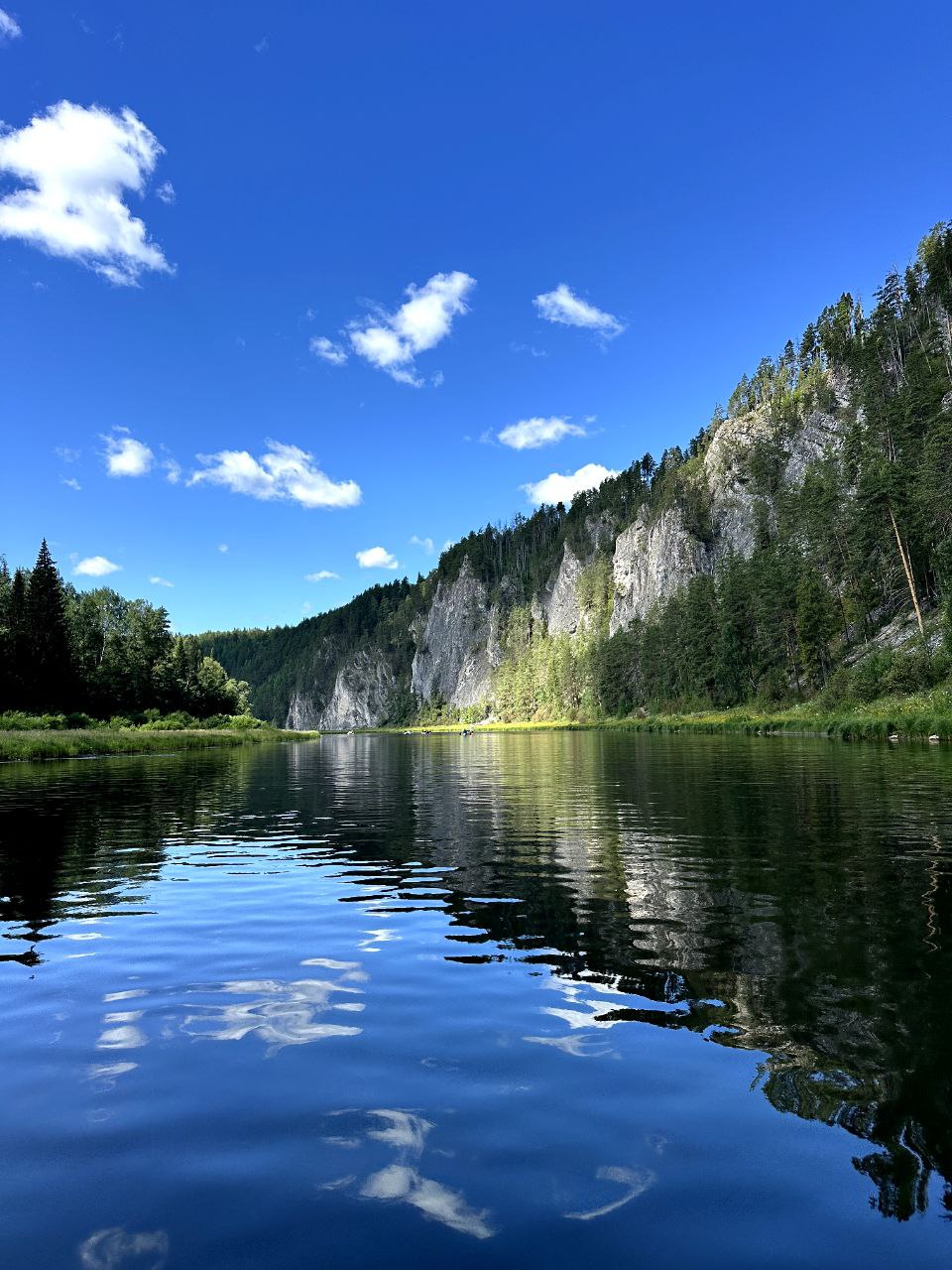 Сплав по Чусовой: вниз по реке теснин (15/17)