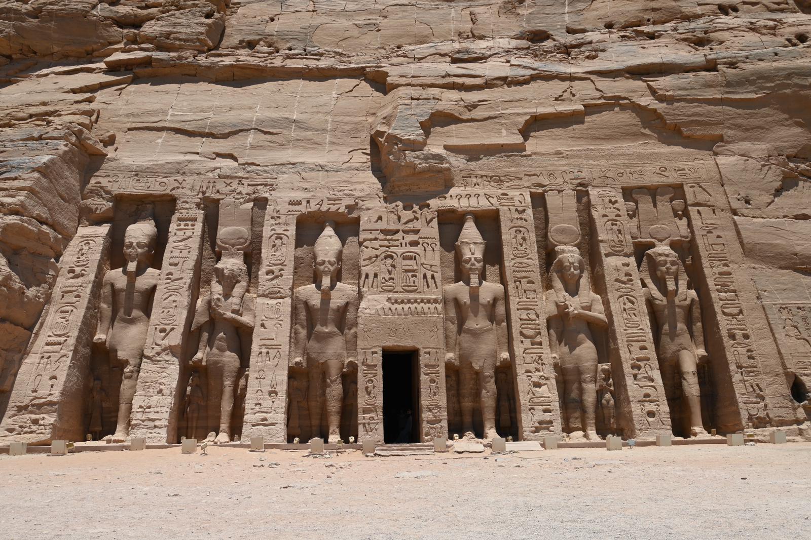 Круиз по Нилу Луксор-Асуан 4 ночи включая Абу Симбел без  никаких расходов