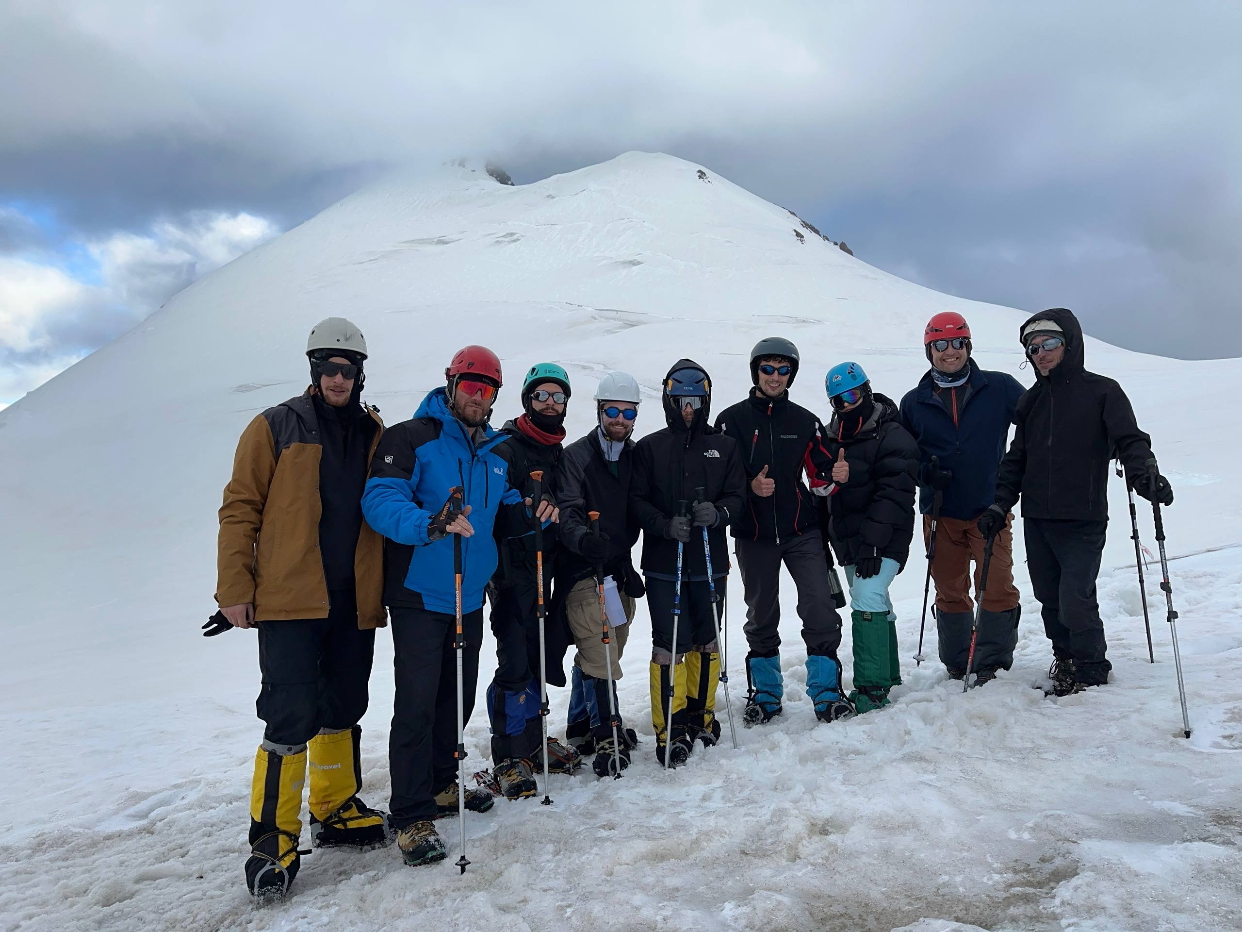 Две вершины: Казбек + Эльбрус. Великое восхождение. (3/67)