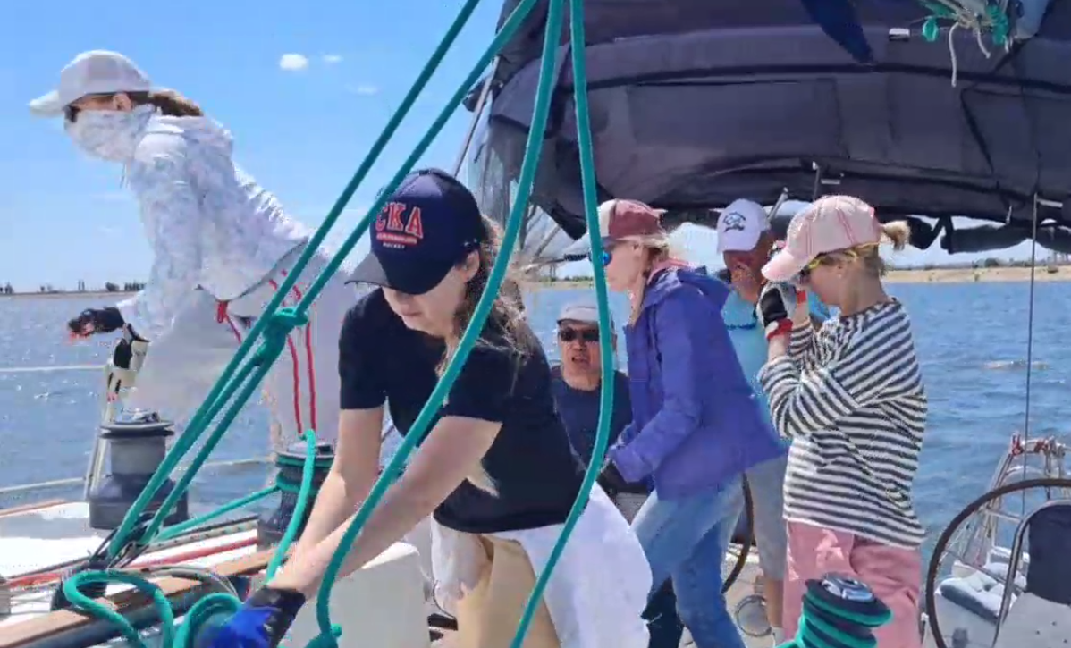 Откройте Волгоградское море на шикарной яхте Jeanneau 40. (6/42)