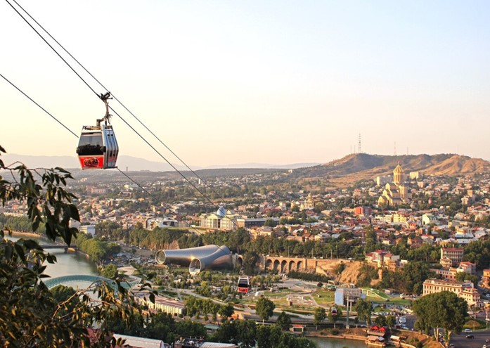 Атмосферная  Грузия с морем, сбором винограда и изготовлением вина (24/35)