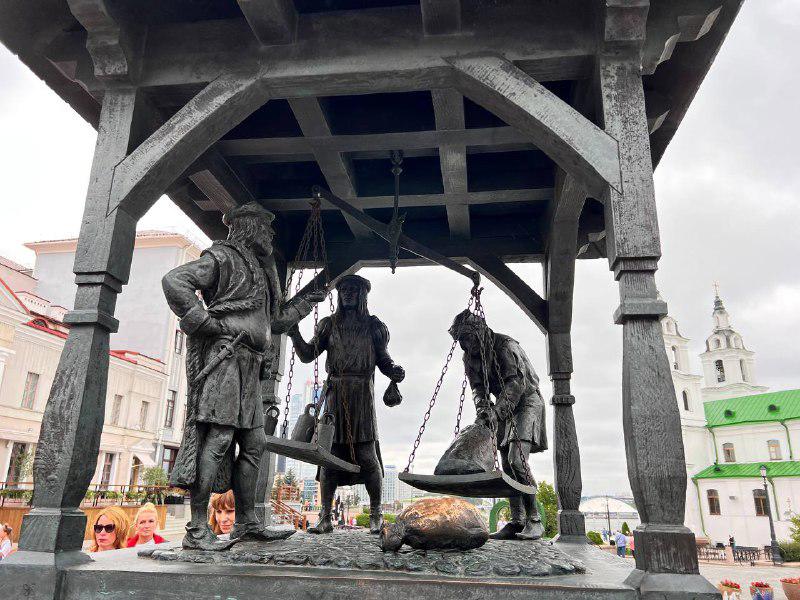 Беларусь: по-королевски и по-княжески + праздничный Уик-энд в Минске (18/47)