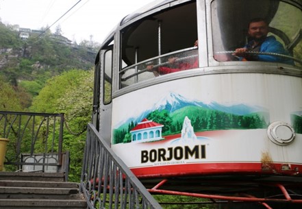 Атмосферная  Грузия с морем, сбором винограда и изготовлением вина (29/35)