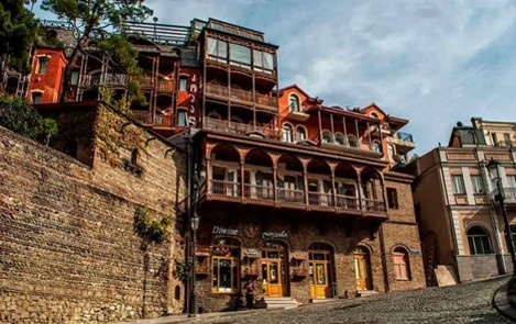 Атмосферная  Грузия с морем, сбором винограда и изготовлением вина (23/35)